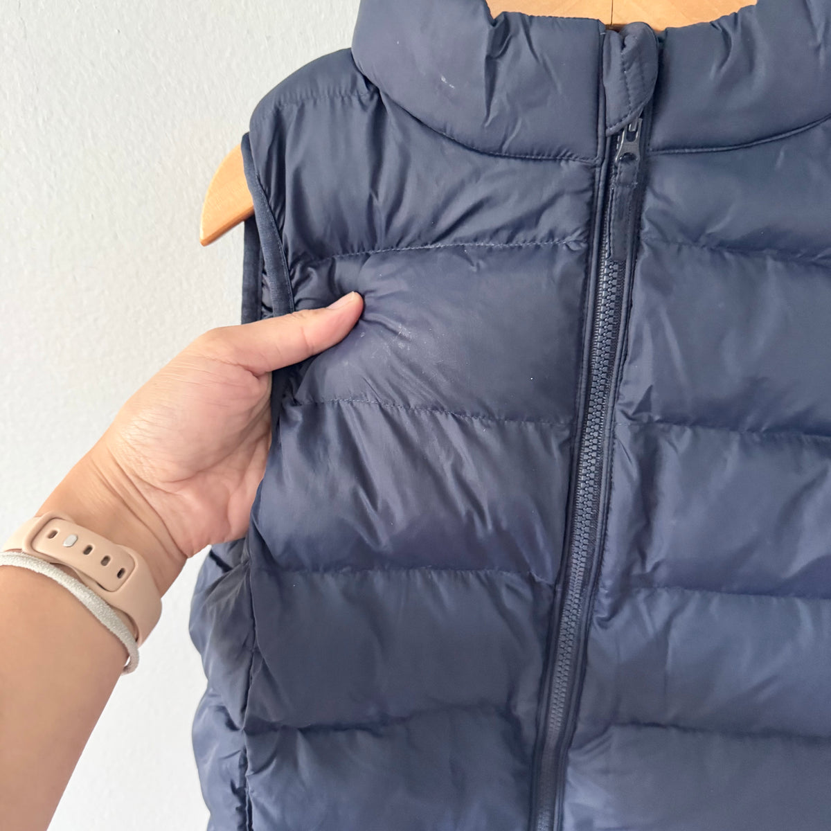 Uniqlo / Navy puffer vest / 3-4Y