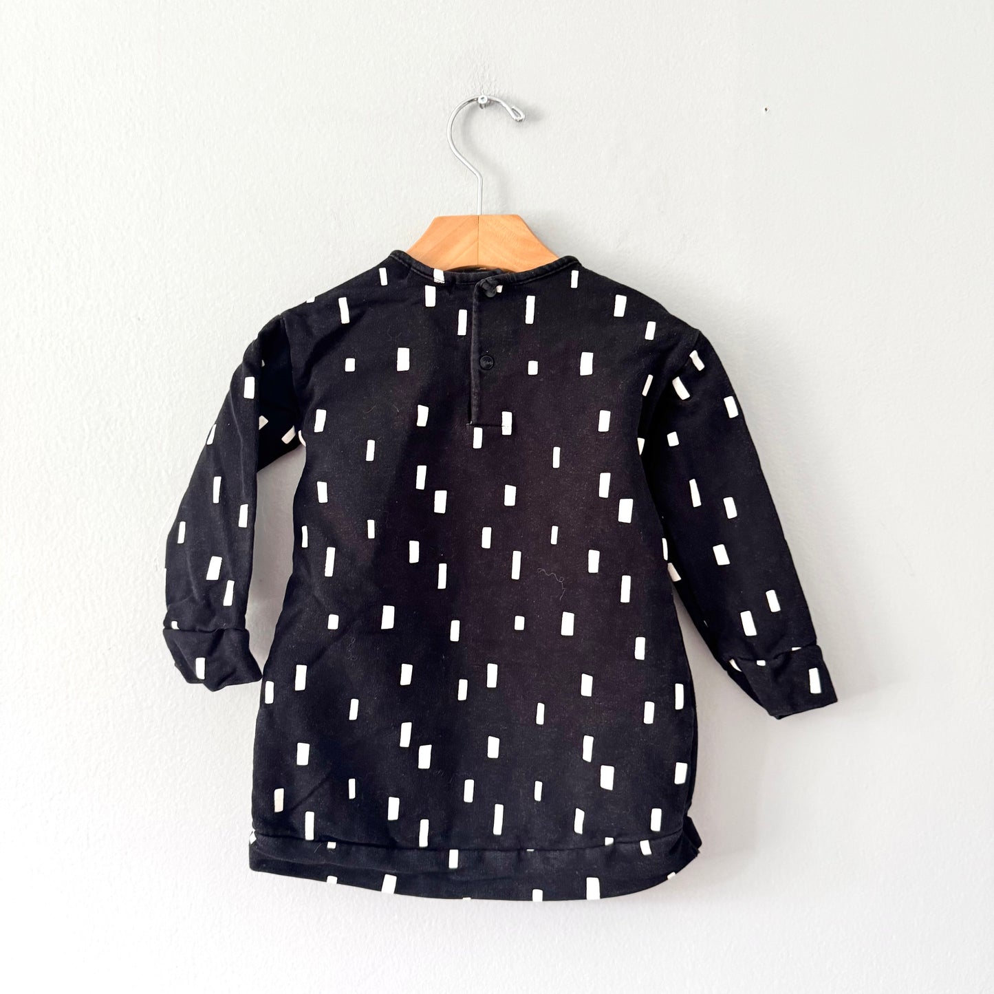 Miles baby / Black crew dress / 24M