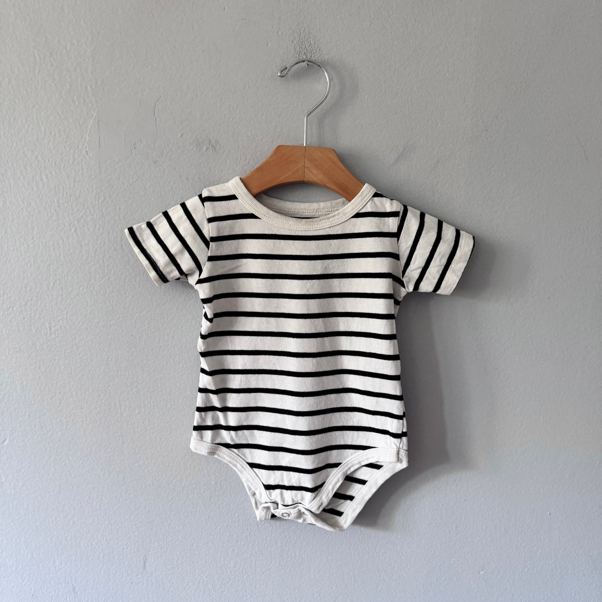 Mini mioche / White black stripe onesie / 6-12M