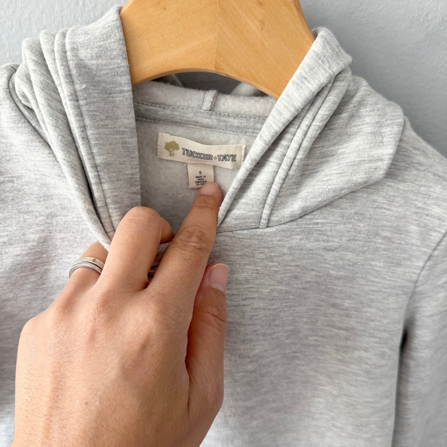 Tucker + Tate / Light grey x stripe hoodie / 5Y