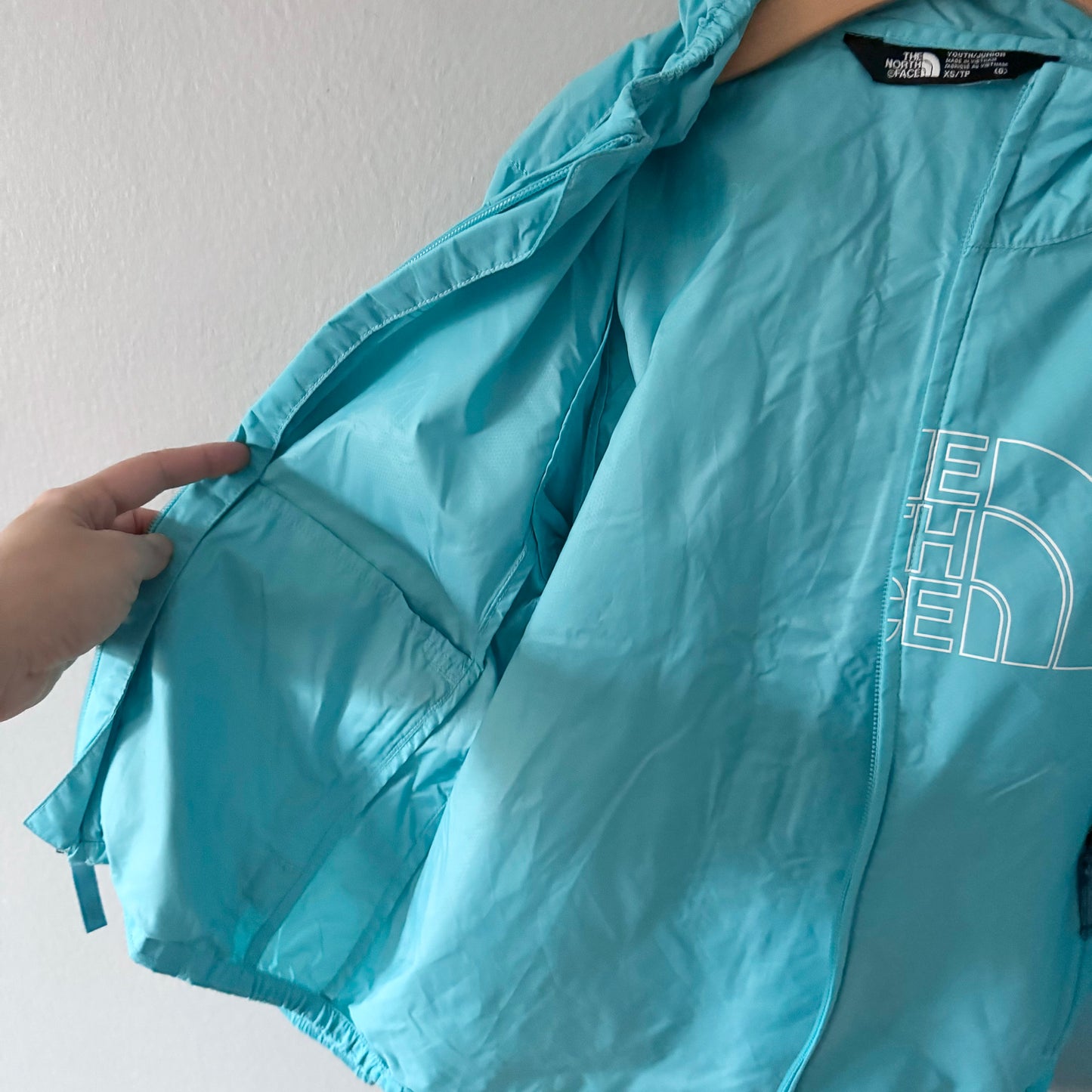 The North Face / Windbreaker - Light blue / 6Y