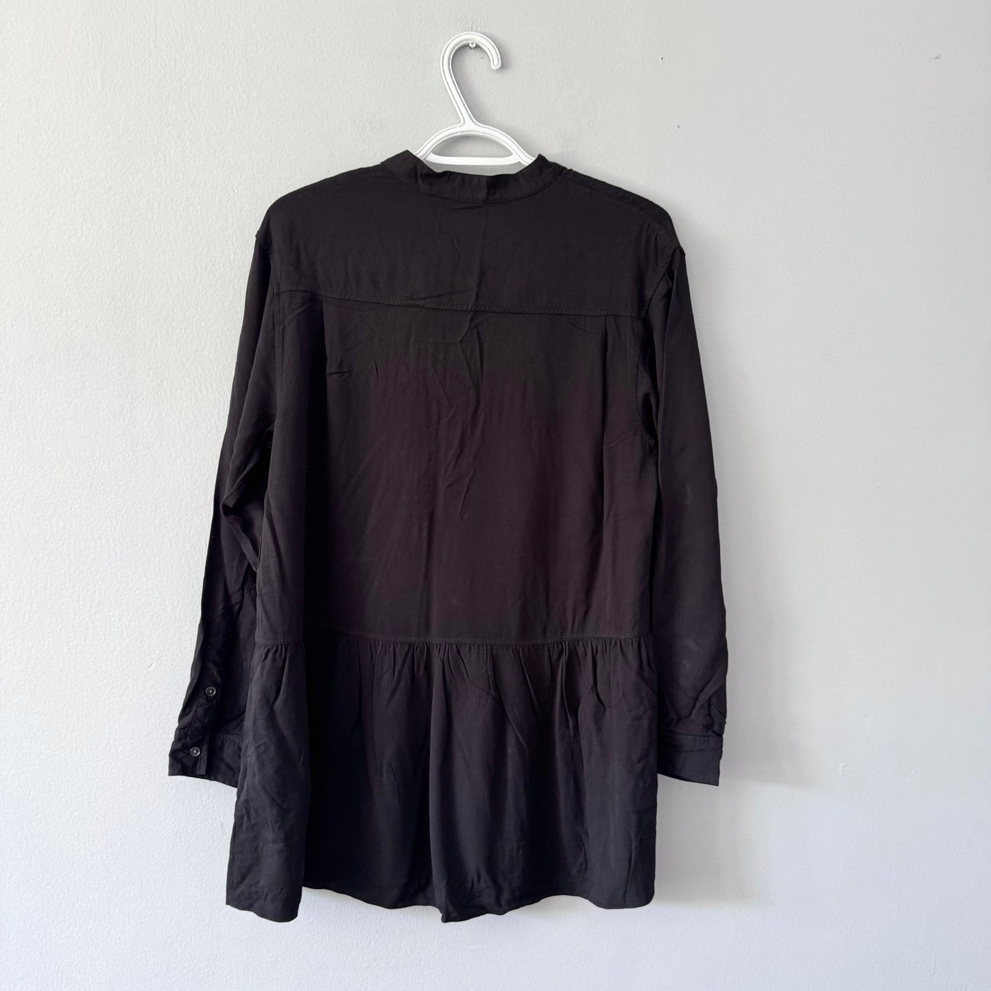 Wilfred Free / Black rayon dress shirt / Women S