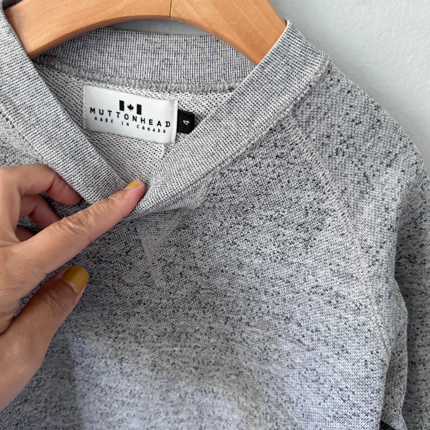 Mutton Head / Salt and pepper sweatshirt / 4T