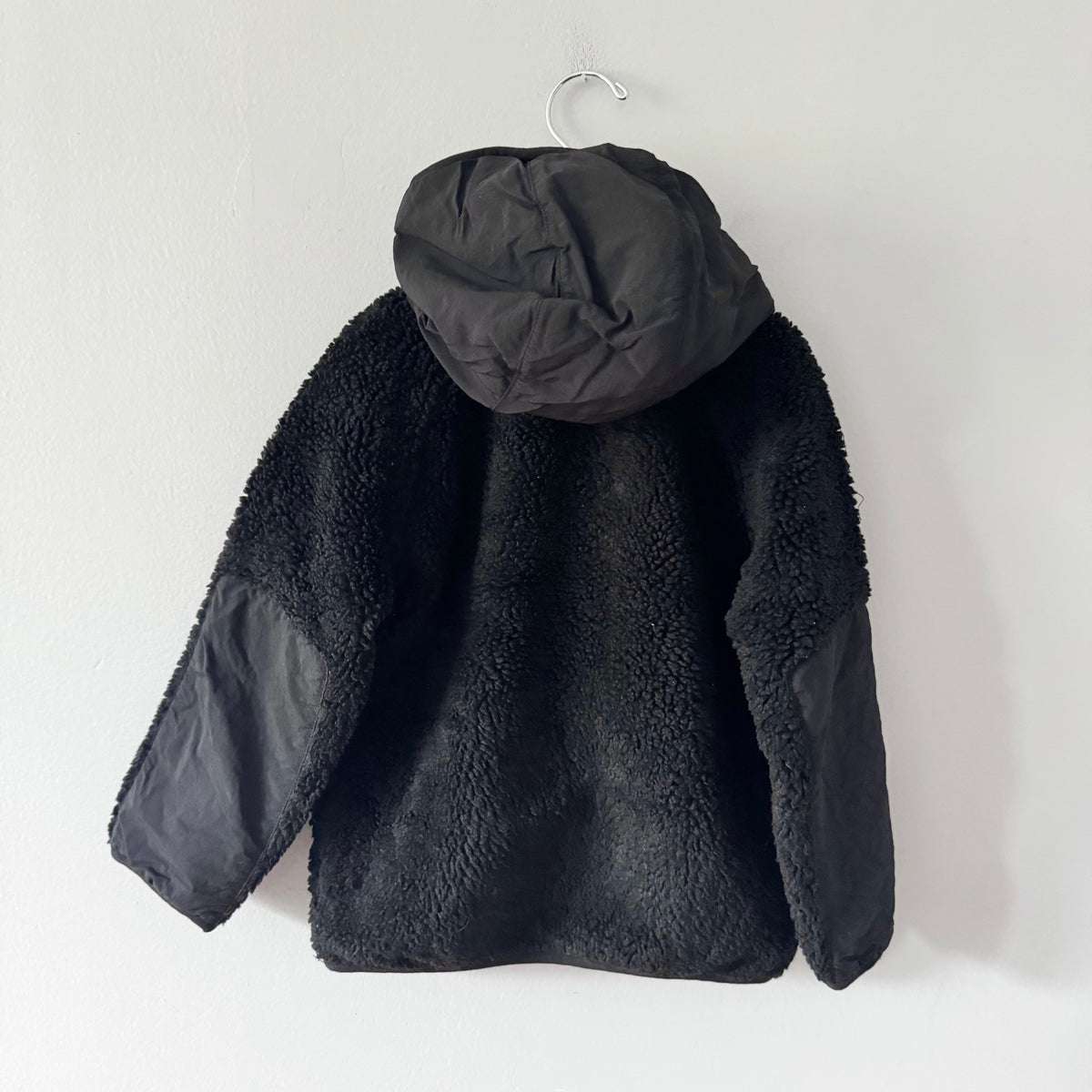 Gap / Black sherpa x nylon zip up jacket / 4-5Y