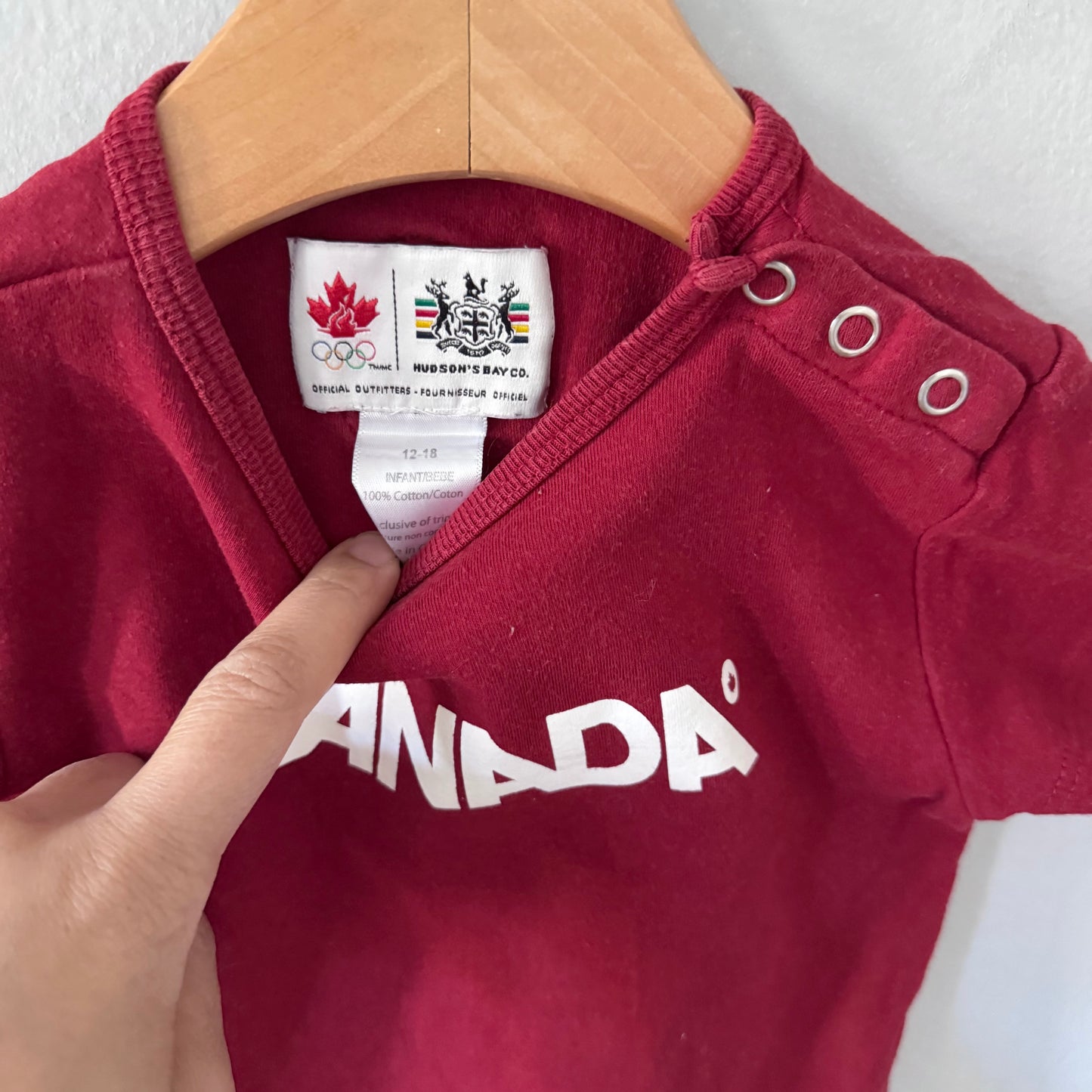 Hudson's Bay / Red Canada T-shirt / 12-18M