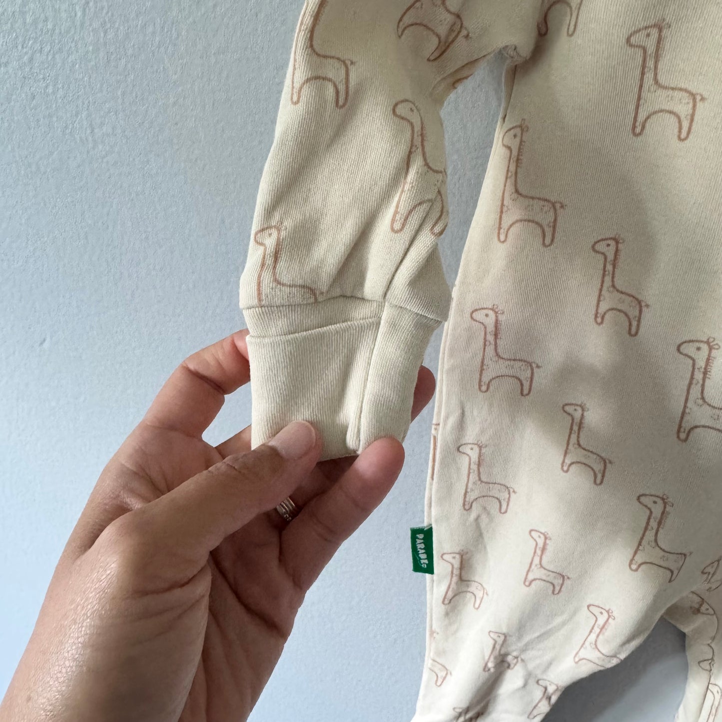 Parade organics / Ivory x giraffe romper / 3-6M