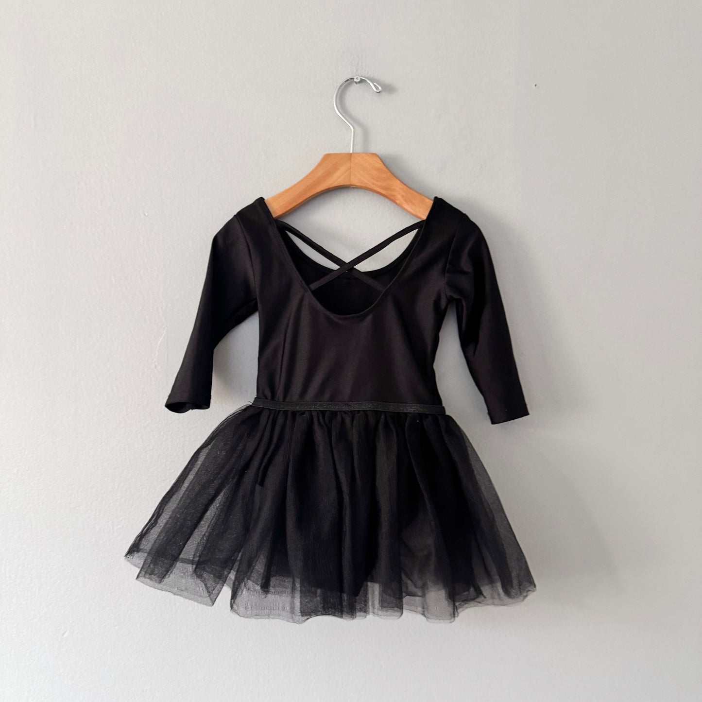 No brand / Black tutu ballet attire / 3Y