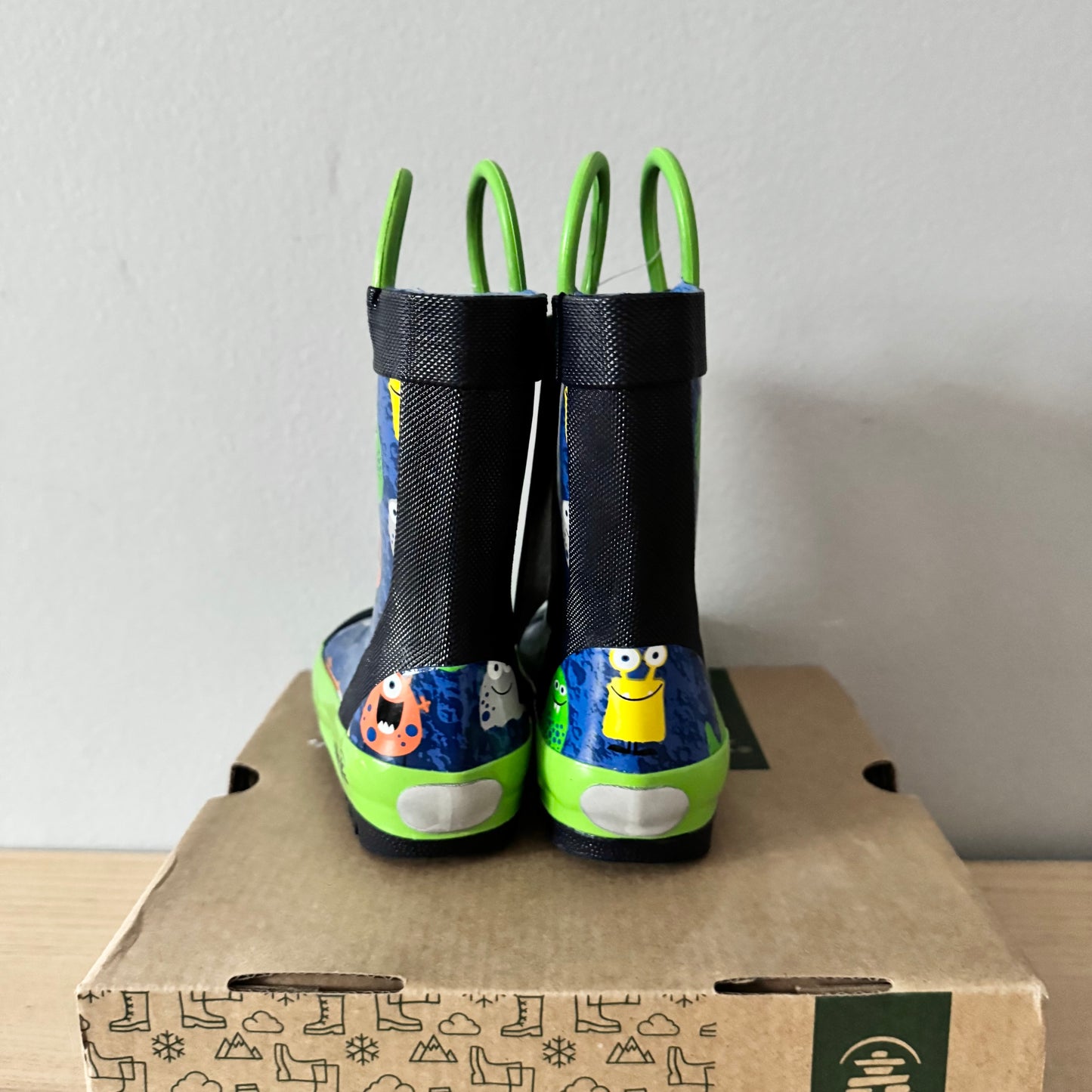 Kamik / Rain boots / US7 - New with box