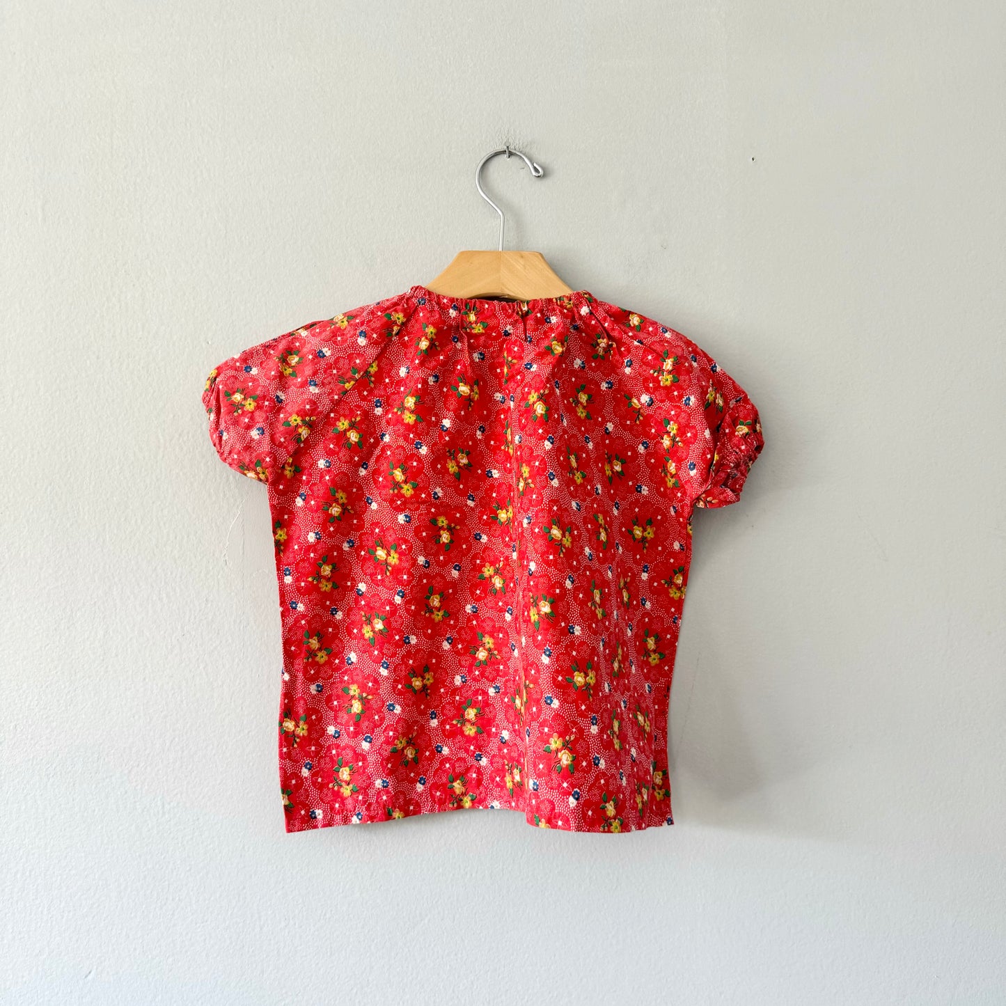 Vintage / Red floral blouse / 5-6Y