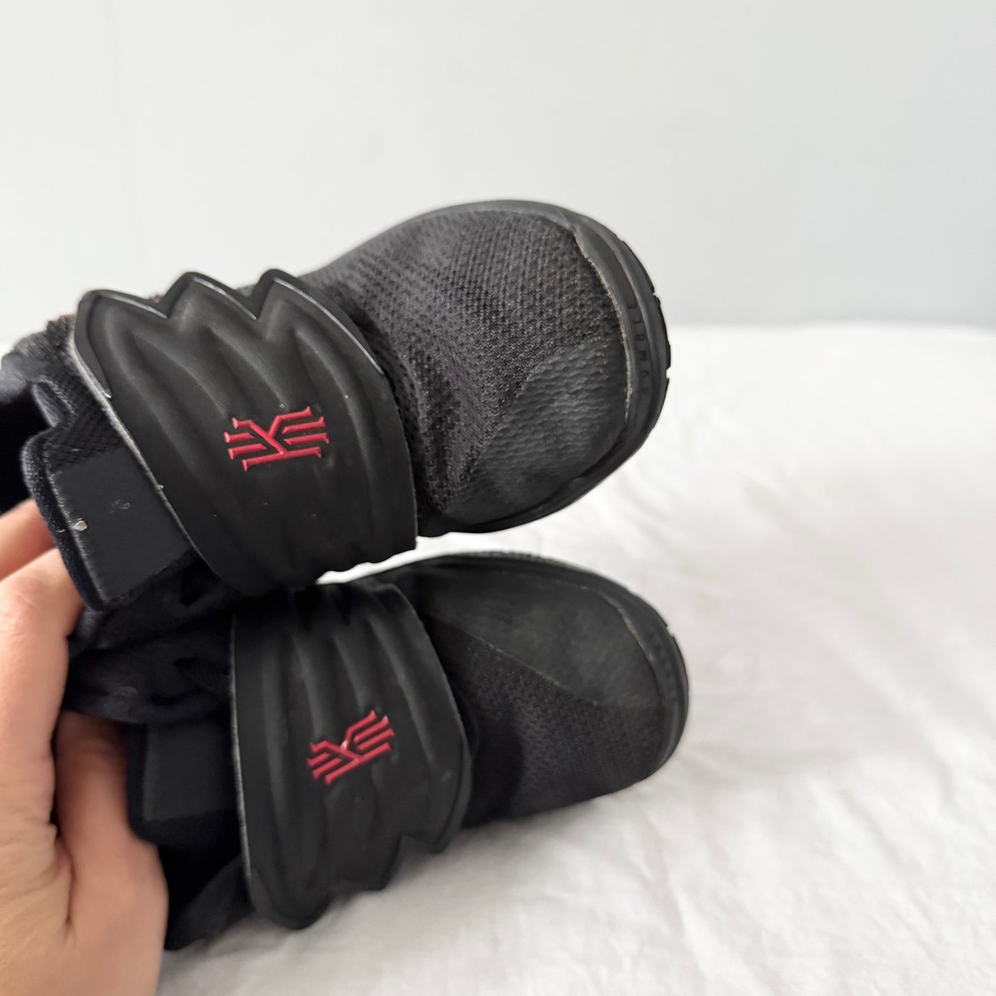 Nike / Kyrie / Running Shoes / US10