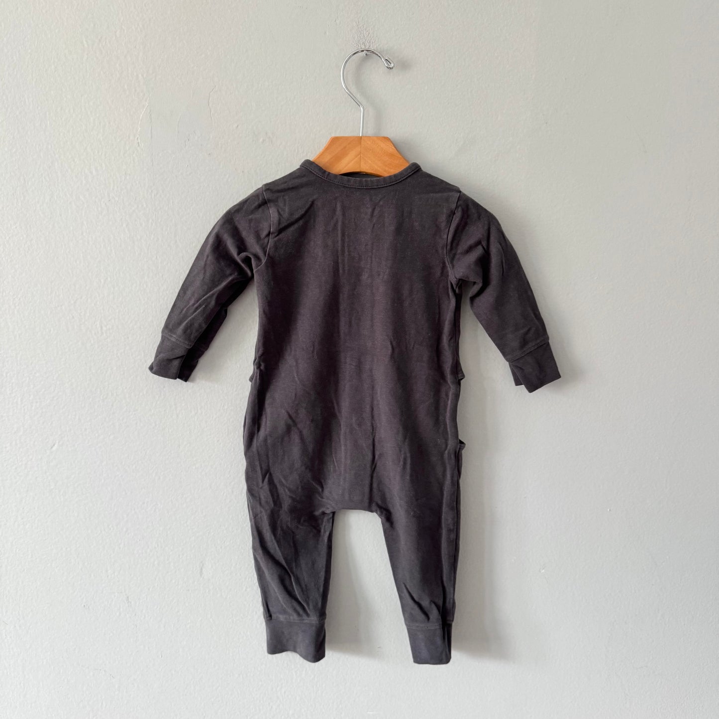 Pehr / Grenouillère gris foncé / 3-6M