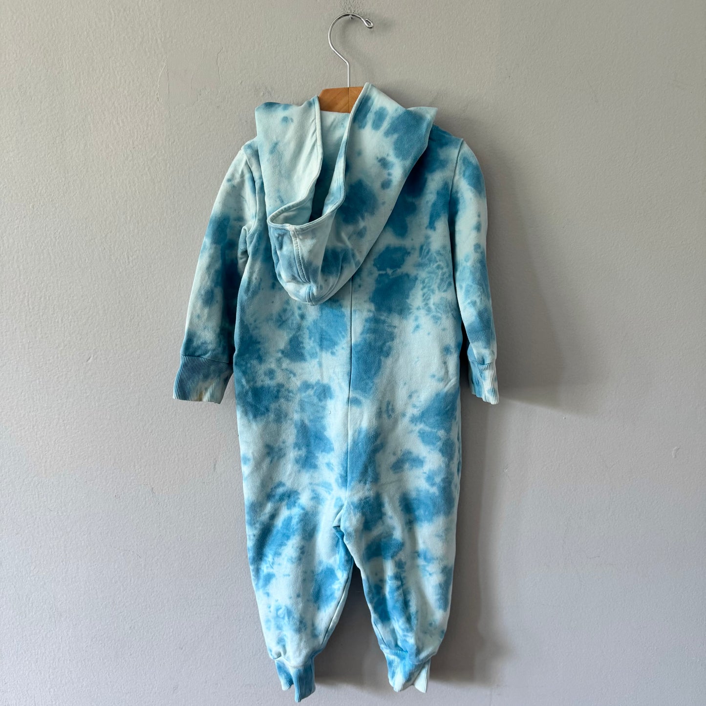 Lola & Taylor / Blue tie dye crew romper / 18-24M