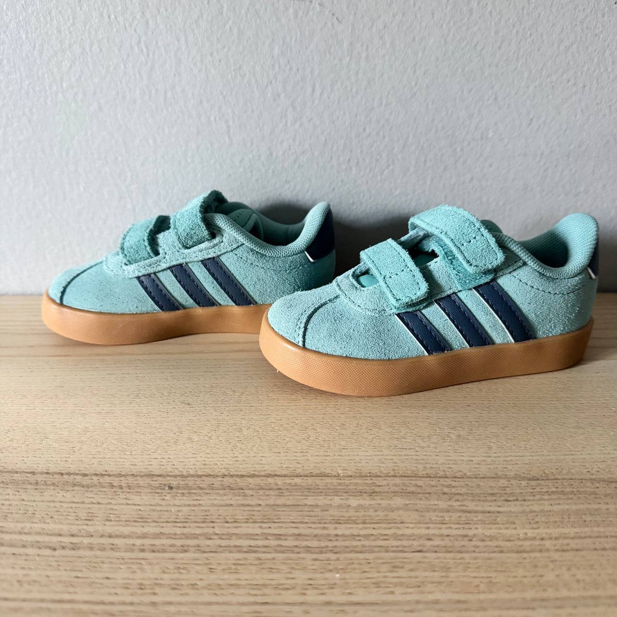 Adidas / Sneaker / US6 - Brand new