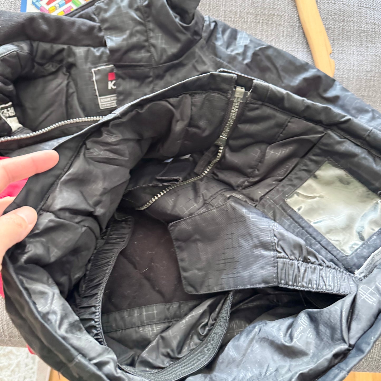 Karbon / Black x red winter jacket / 8Y
