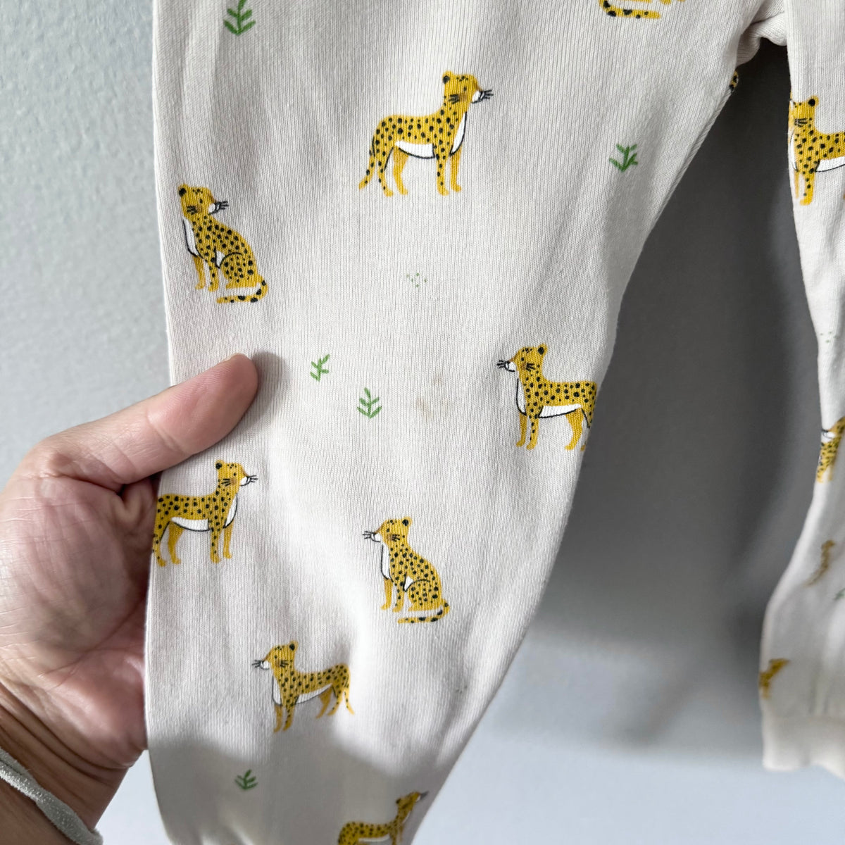 Petit lem / Beige x cheetah pajama set / 3Y