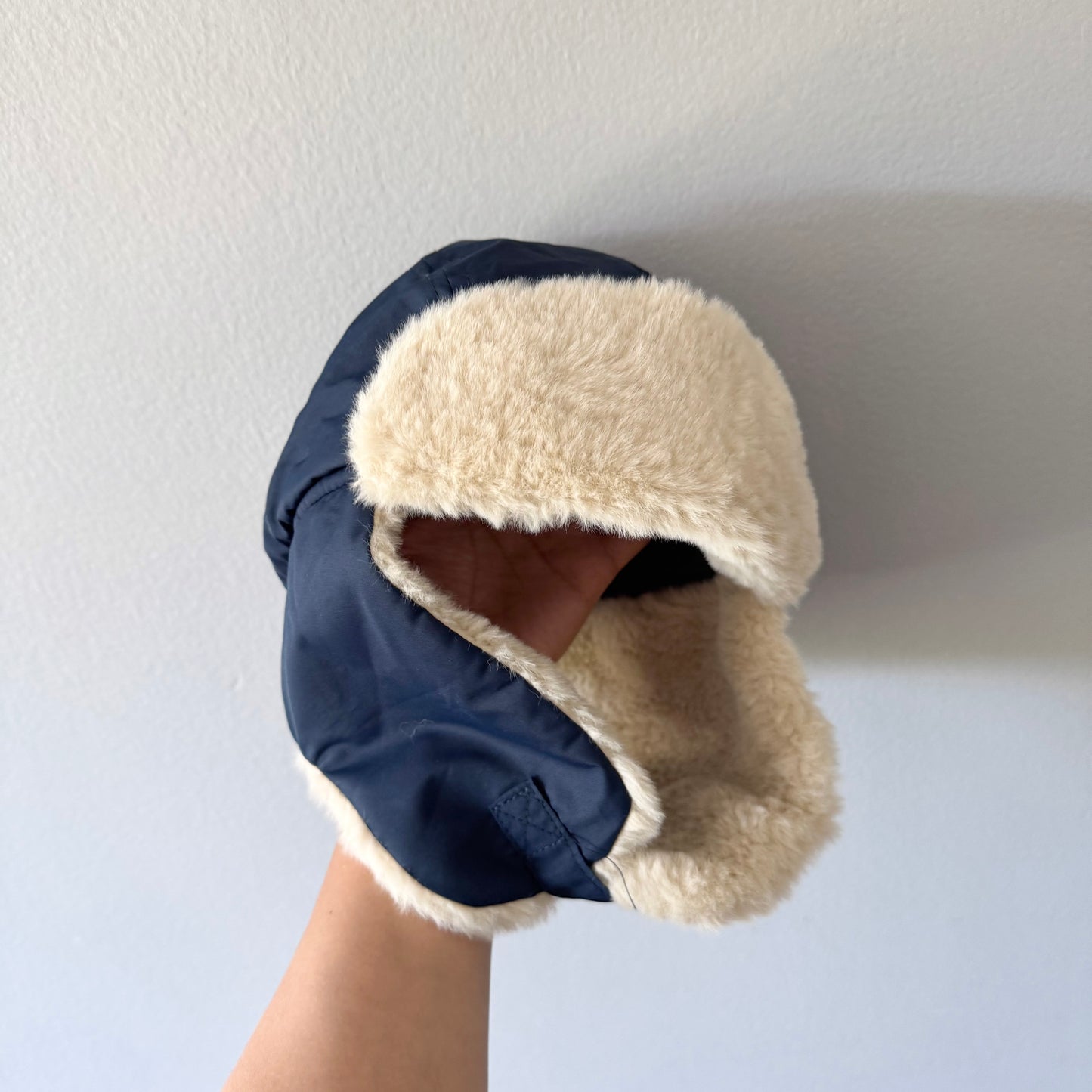 H&M / Navy sherpa lined winter hat / 8-12Y