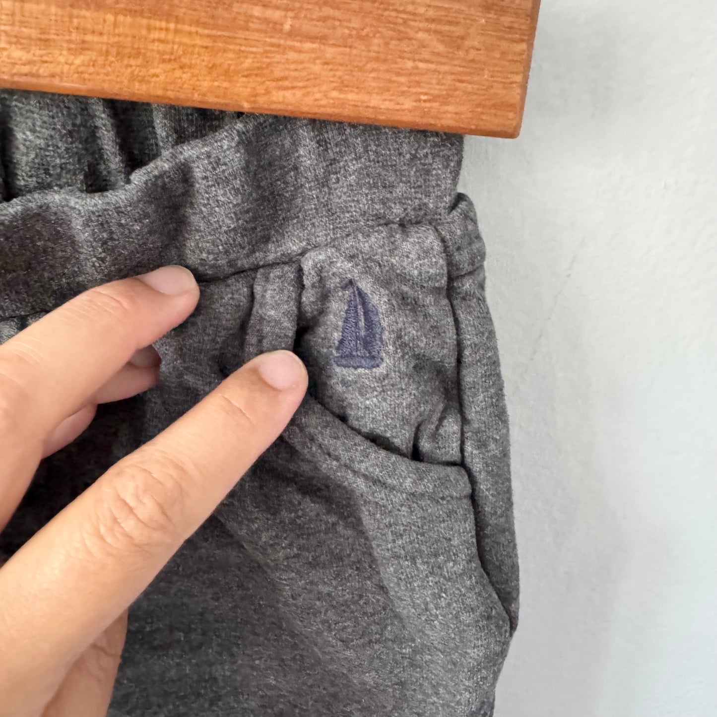 Jojo Maman bebe	/ Dark grey sweatpants / 12-18M