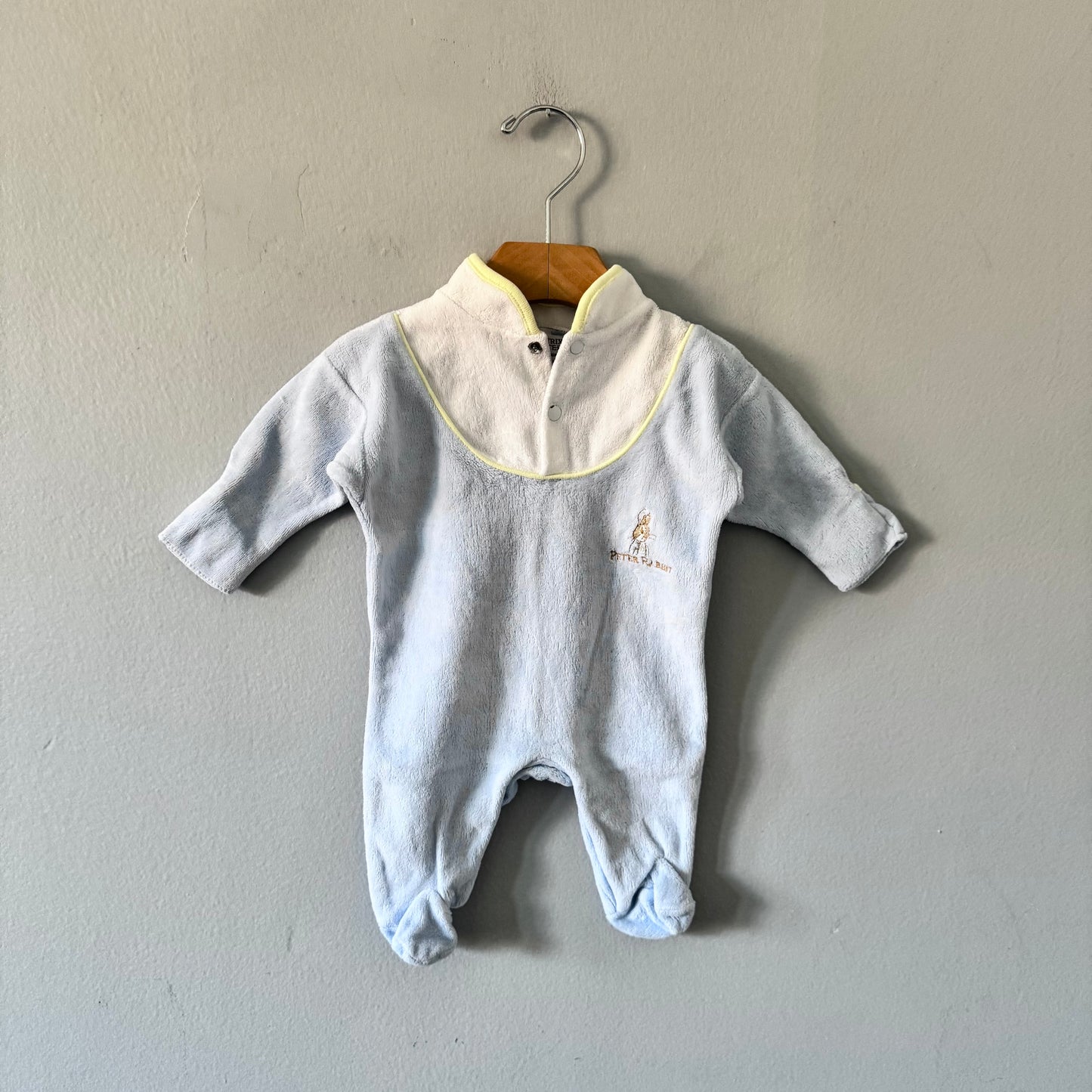 Grenouillère Peter Lapin vintage en velours / Naissance