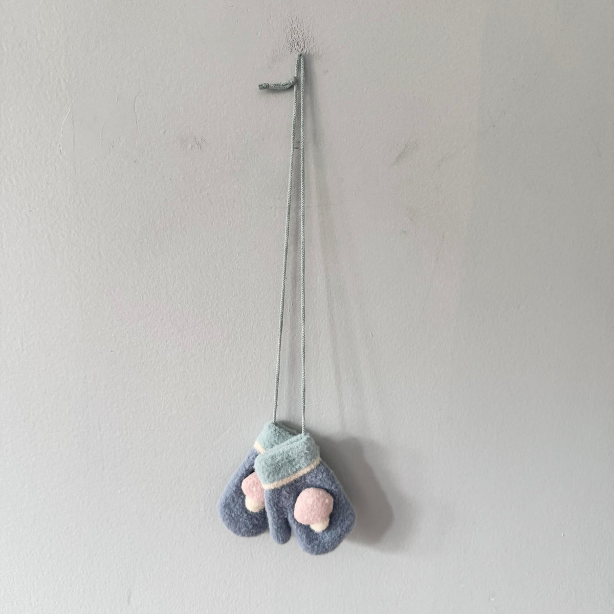No brand / Blue x mushroom mittens / 12-24M
