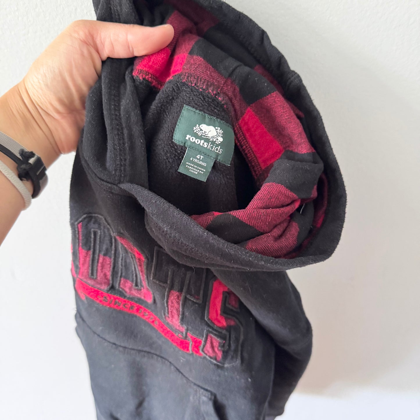 Roots / Black x red plaid hoodie / 4T