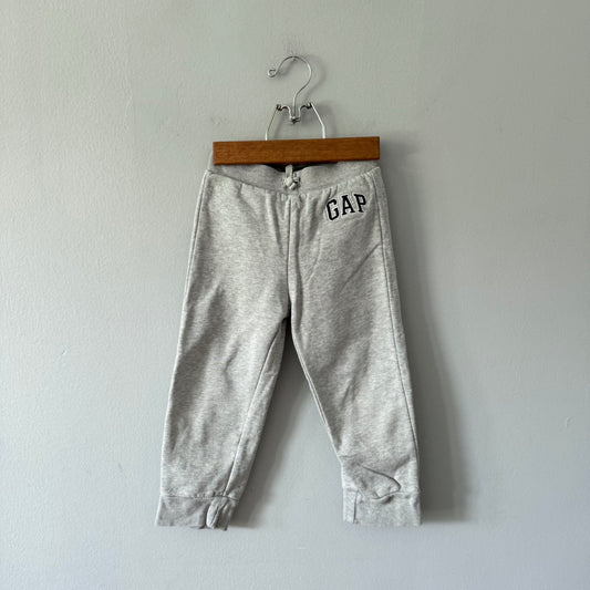 Gap / Light grey lined sweatpants / 4Y