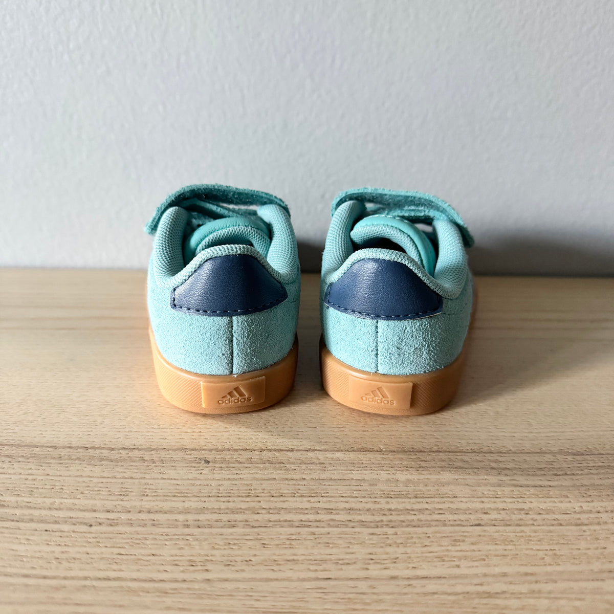 Adidas / Sneaker / US6 - Brand new