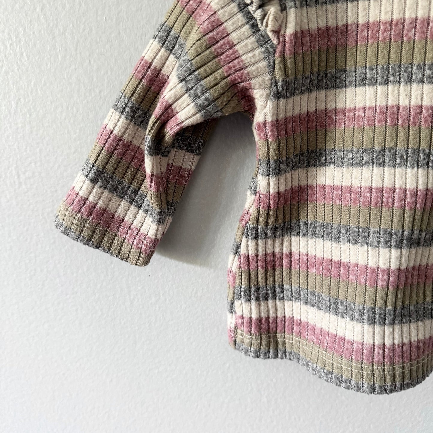 Zara / Stripe shoulder ruffle knit top / 6-9M