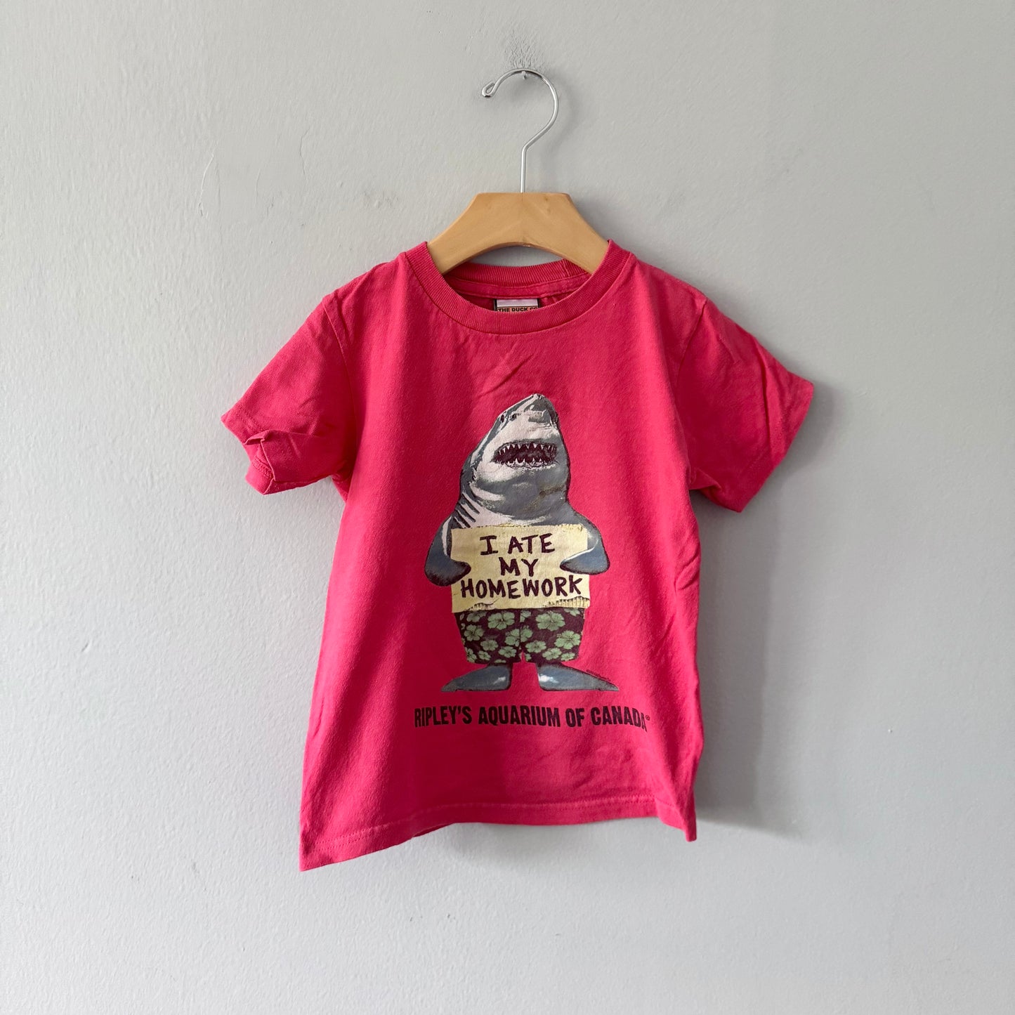 Ripley's  / Red T-shirt / 4T