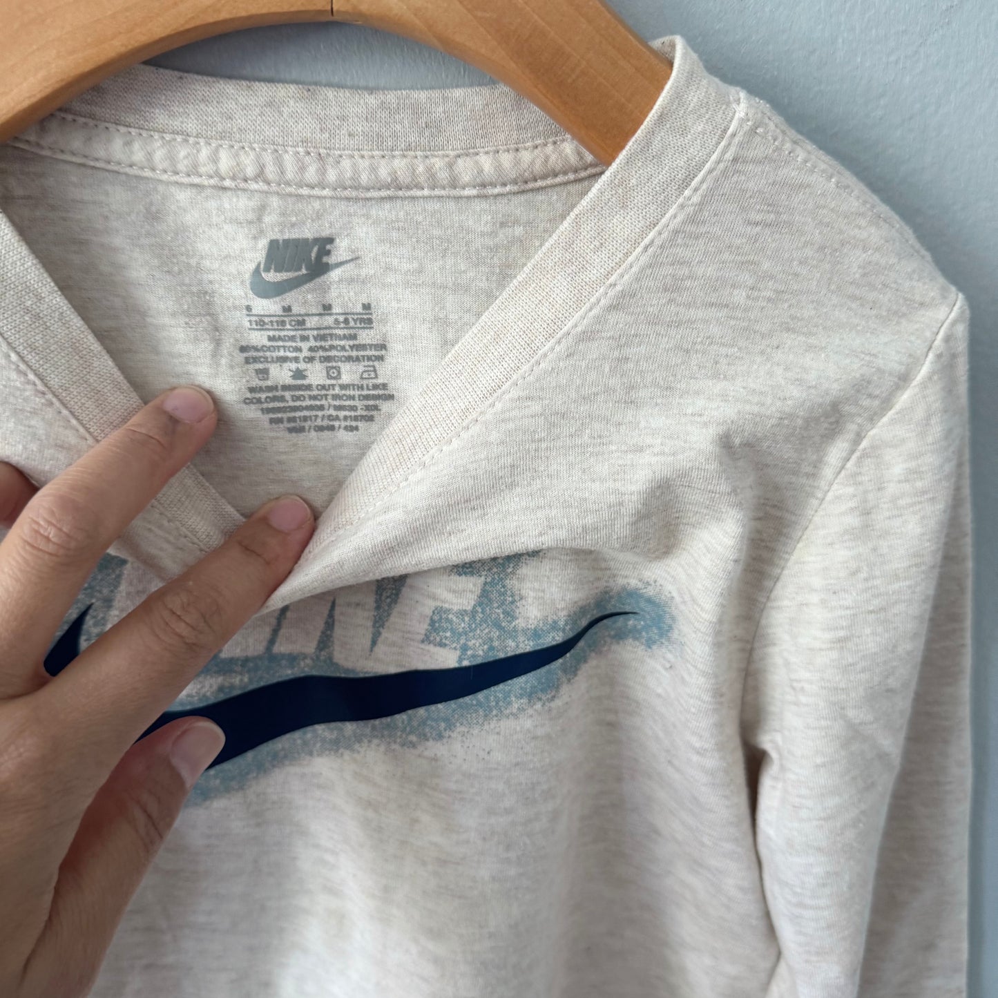 Nike / Beige logo long sleeve top / 5-6Y