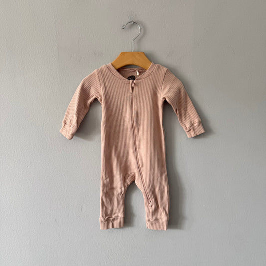 The Littlest / Pink beige ribbed romper / 0-3M