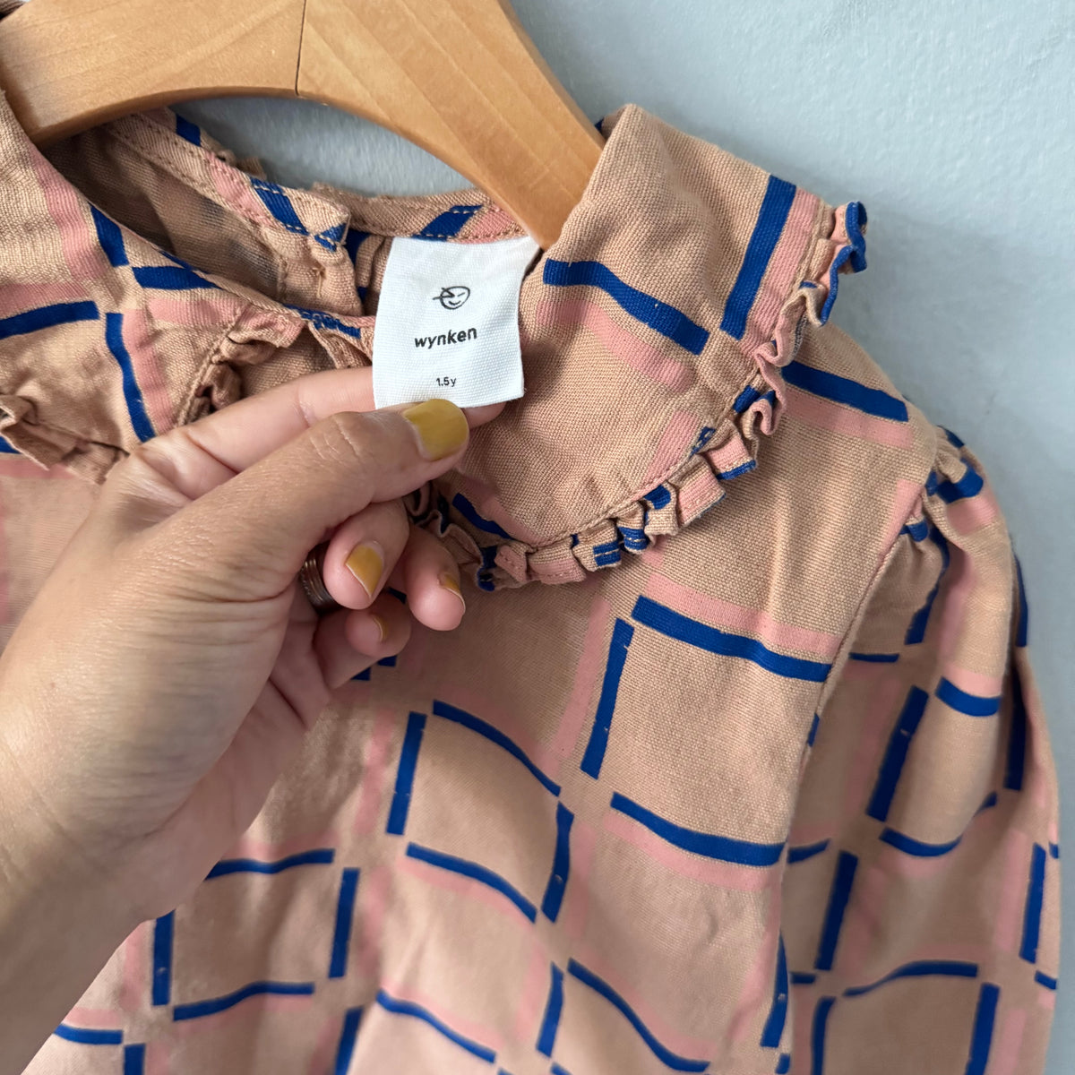 Wynken / Brown onesie with collar / 18M