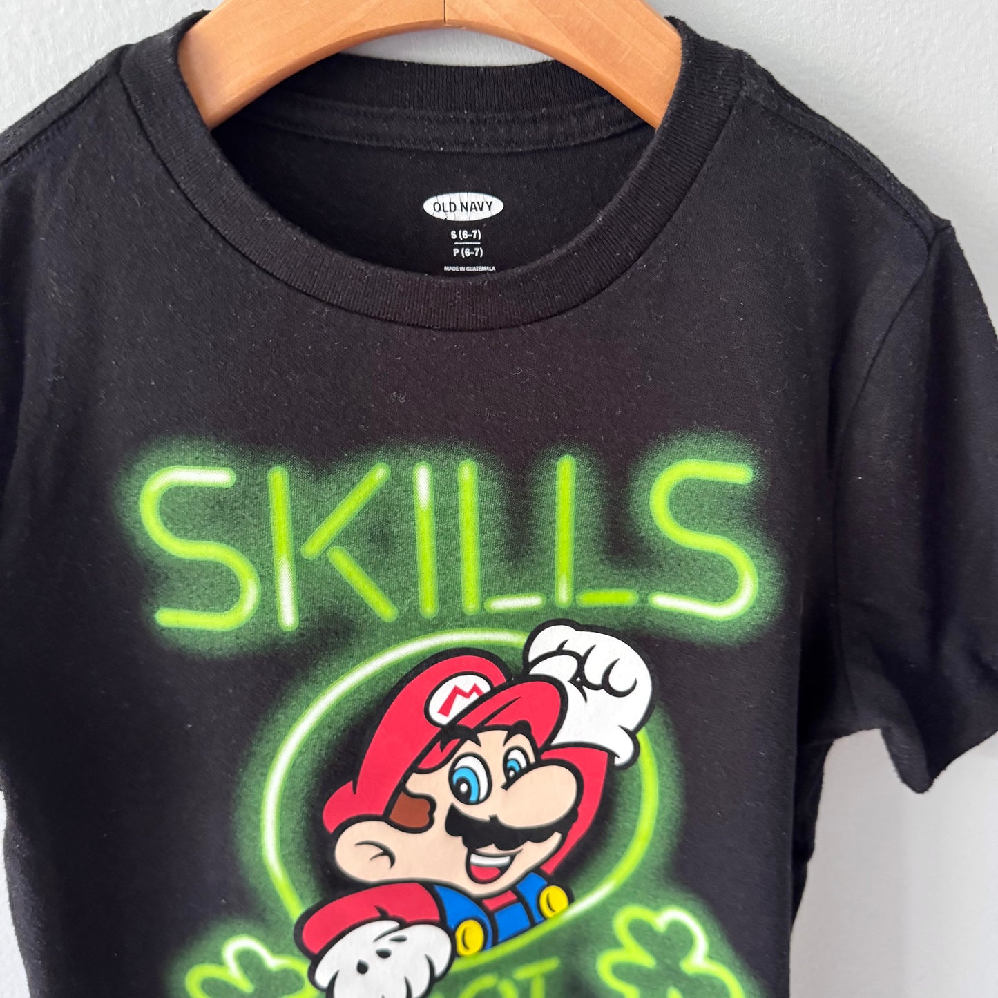 Super Mario x Old Navy / Black T-shirt / 6-7Y