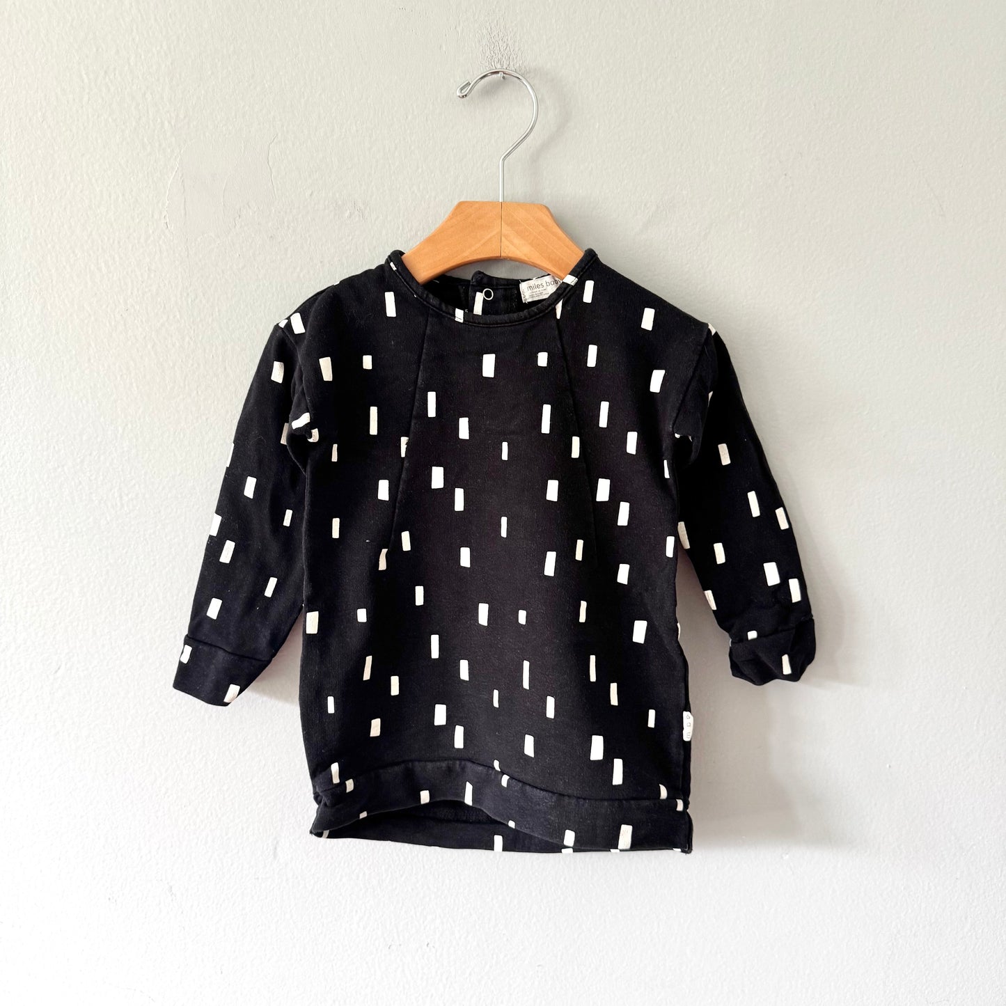 Miles baby / Black crew dress / 24M
