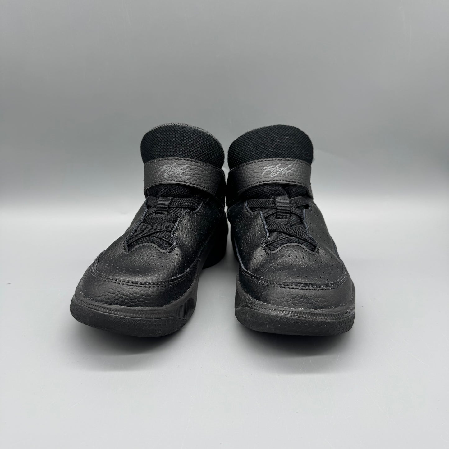 Nike / Jordan Max Aura 5 / Running Shoes / J1