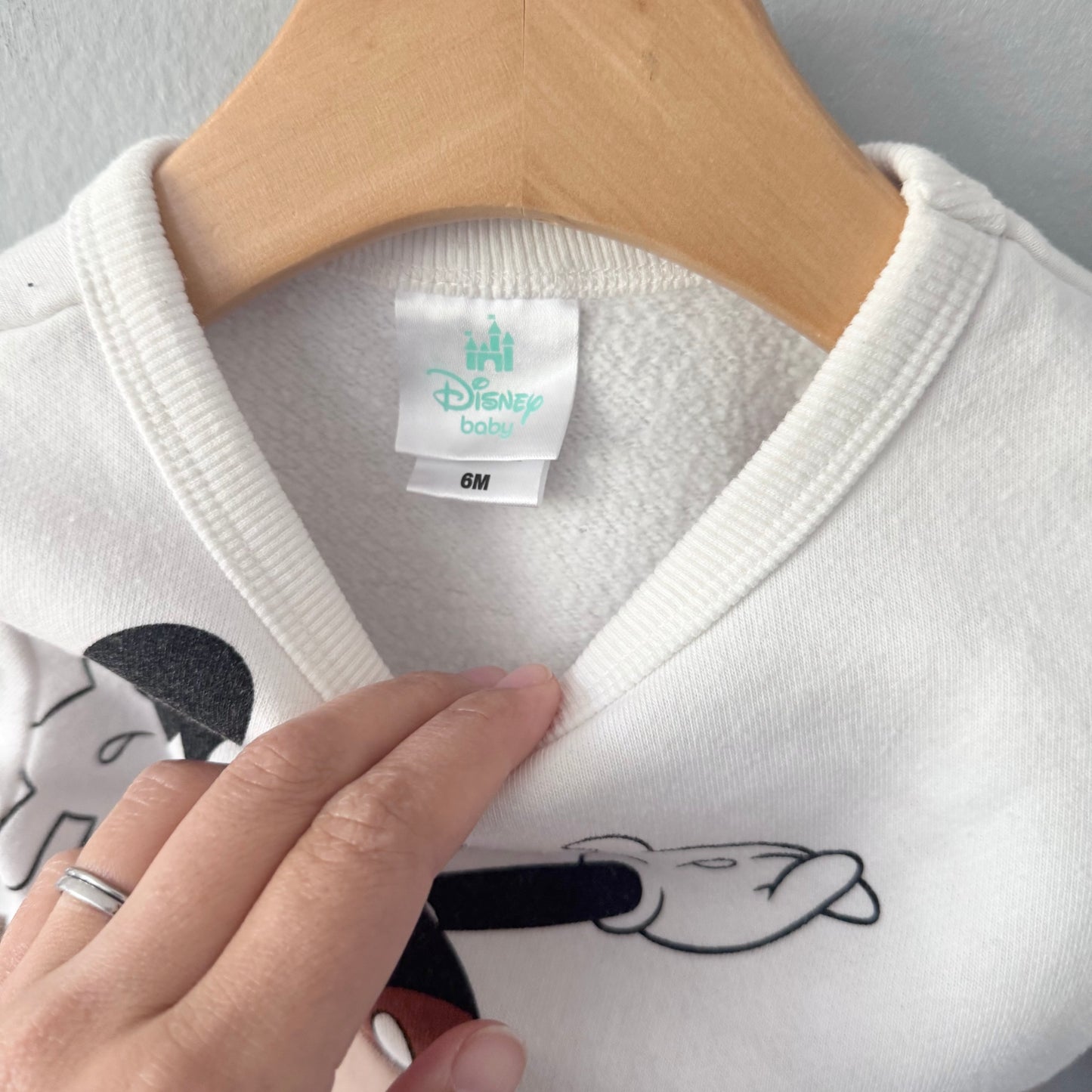 Disney / Mickey sweatshirt / 6M