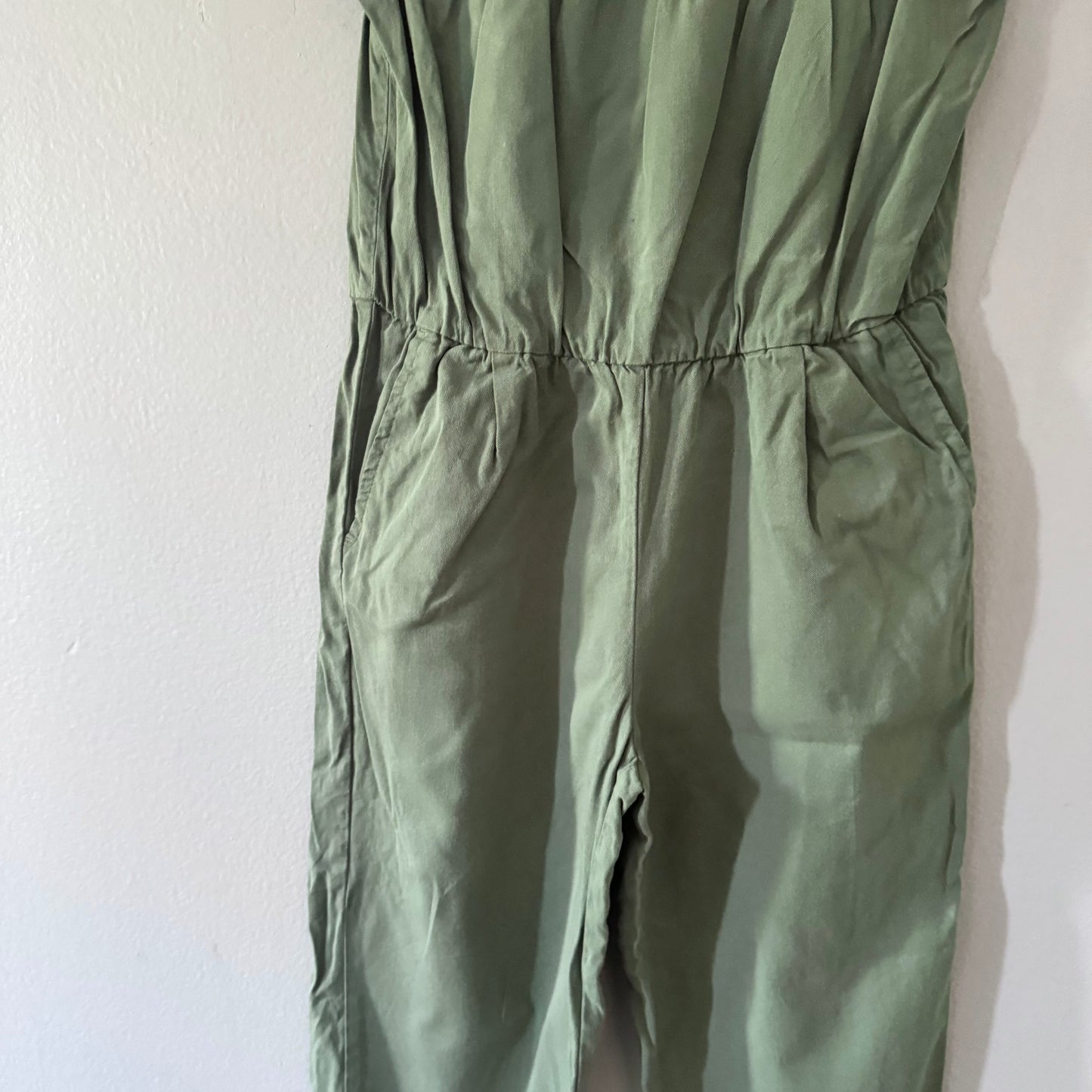 Gap / Khaki jumpsuit / 6-7Y