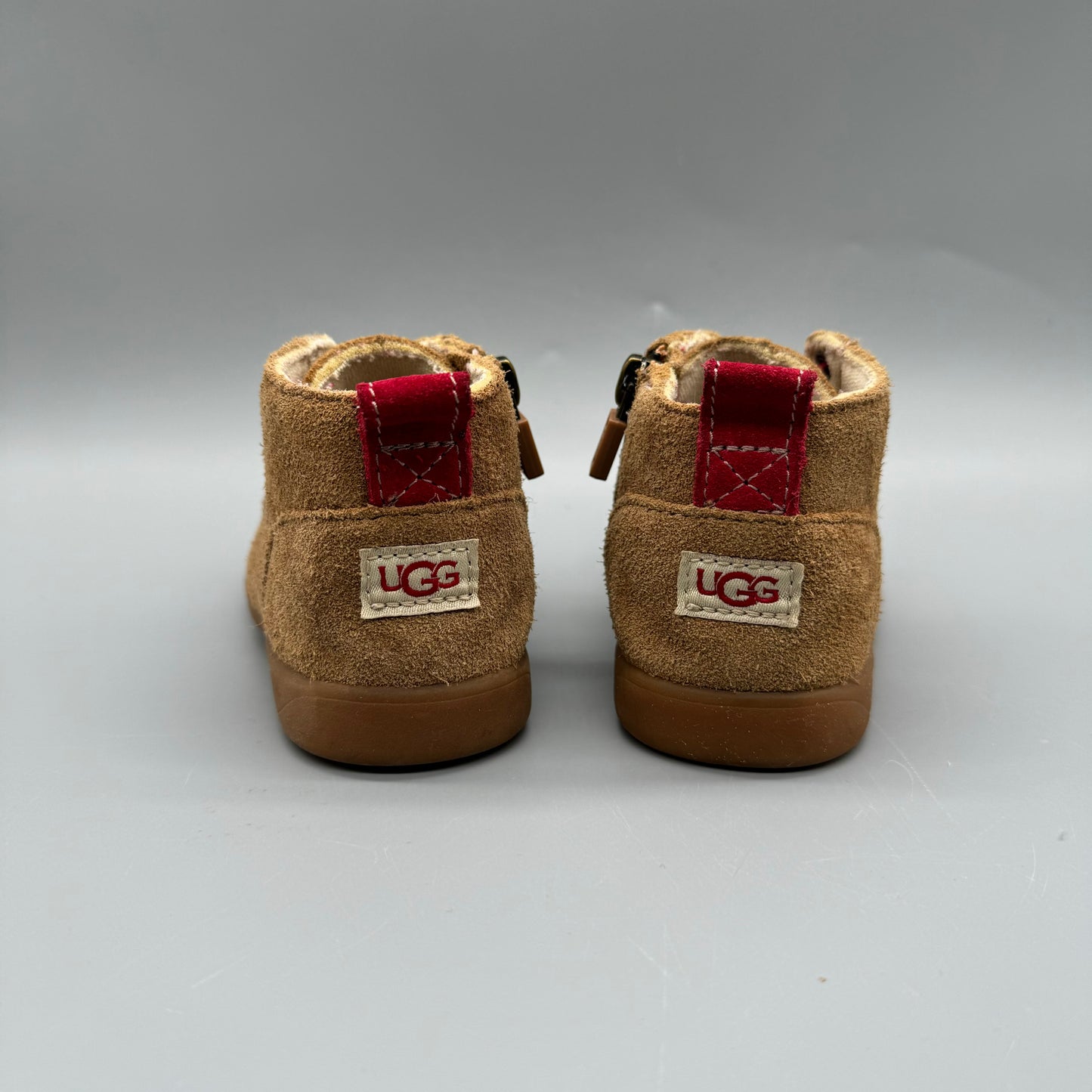 UGG / Boots / US9