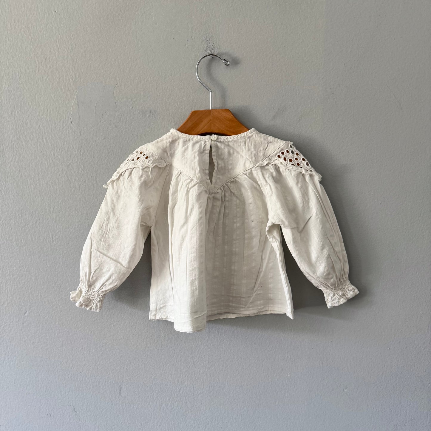 Zara / White long sleeve blouse / 9-12M