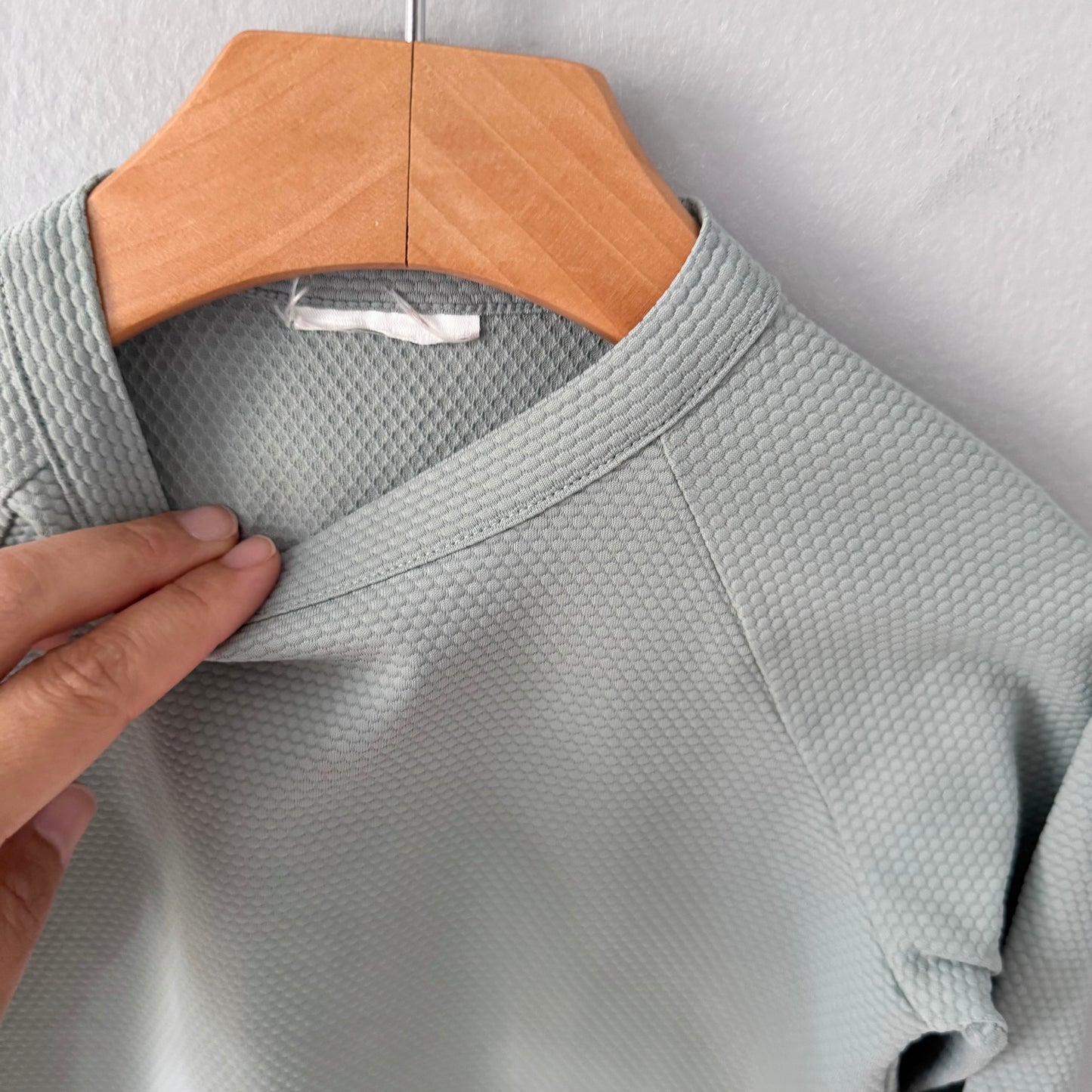 H&M / Smokey green rash guard / 3Y