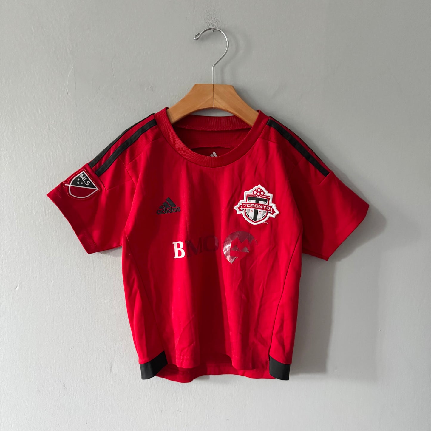 Toronto FC / Red jersey / 4T