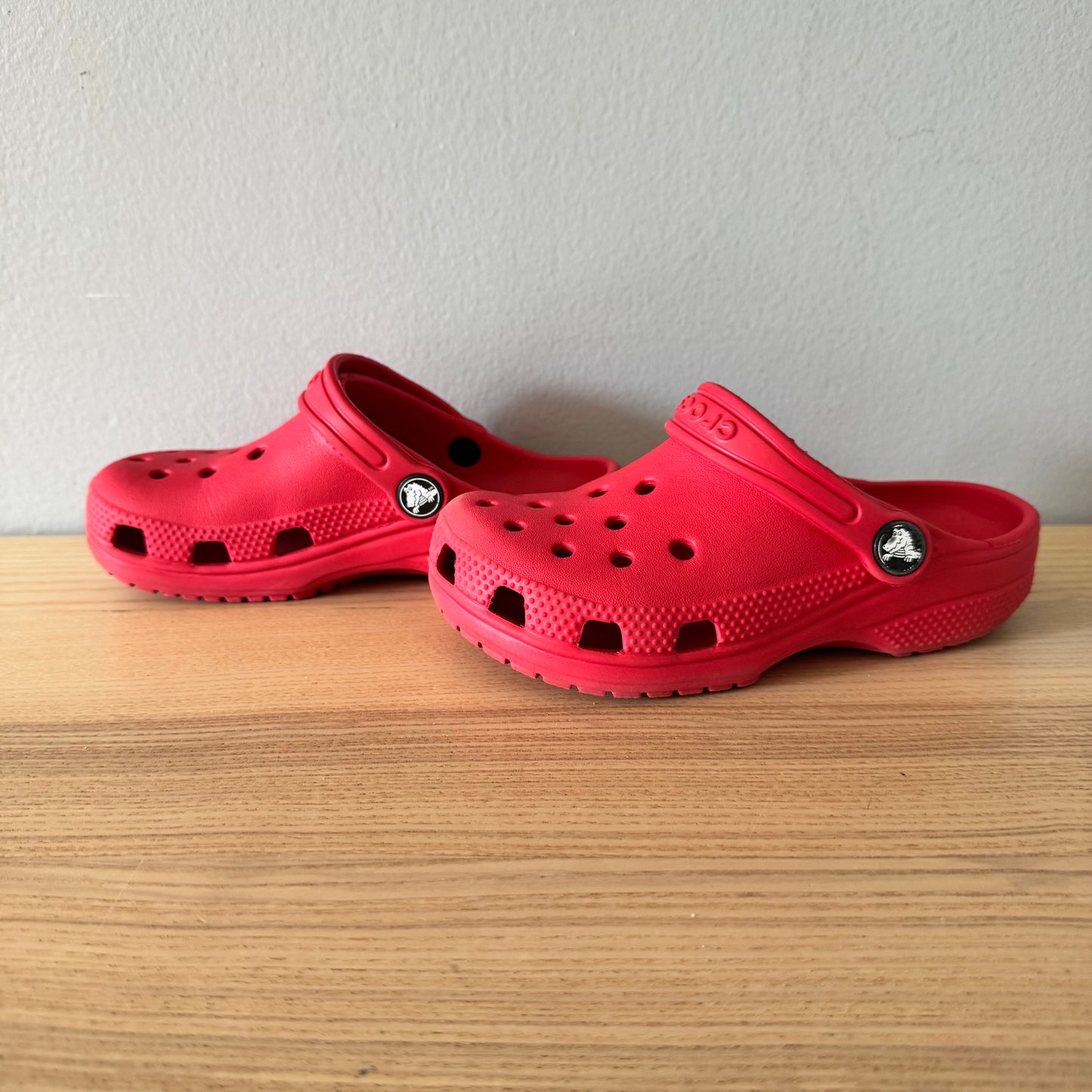 Crocs / Sandals / US11