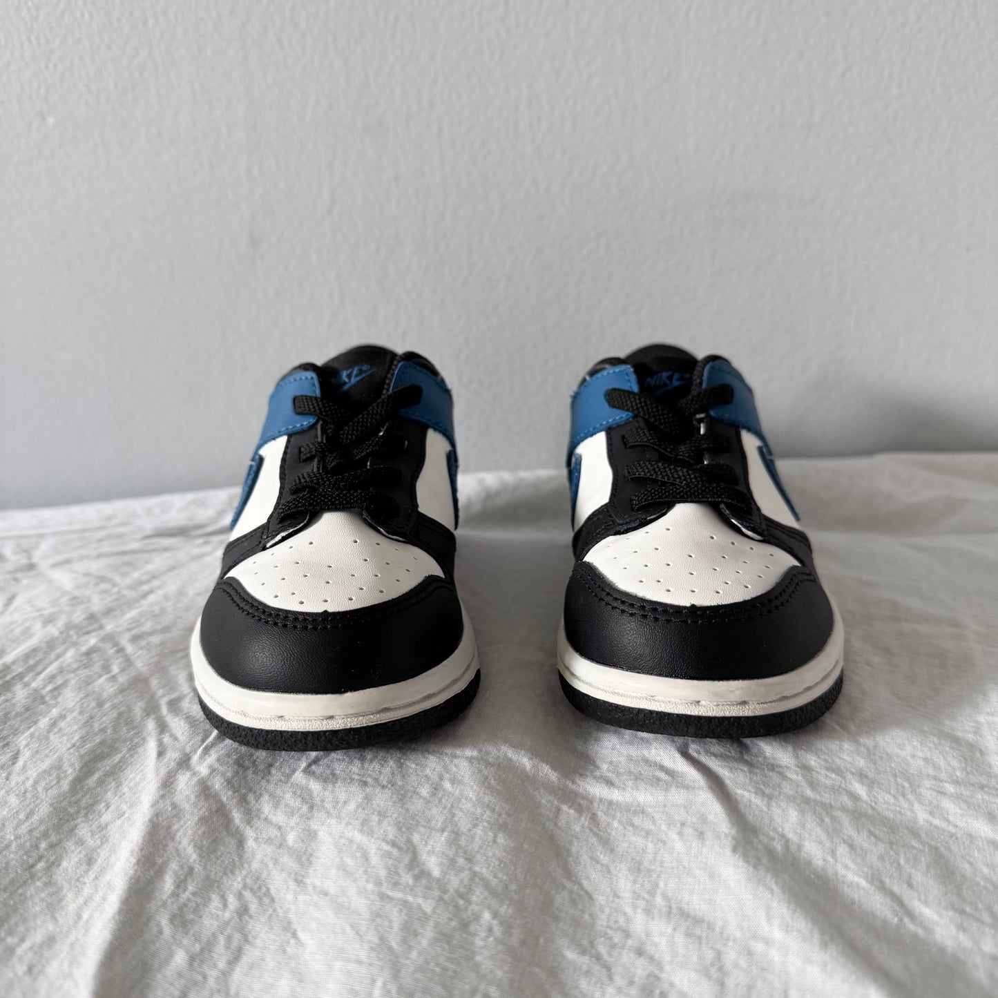 Nike / Running Shoes / US10