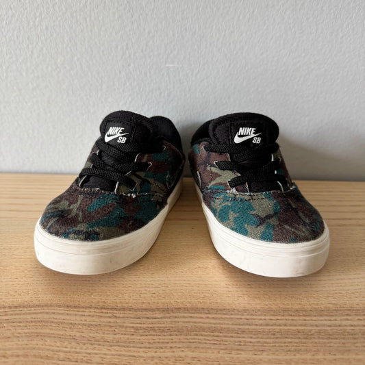 Nike / Sneaker / US7