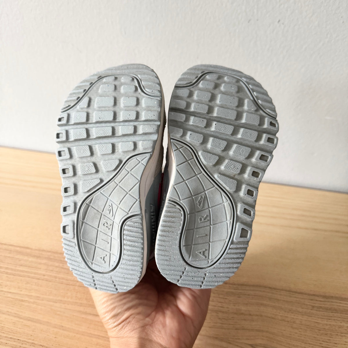 Nike / Sneaker / US7