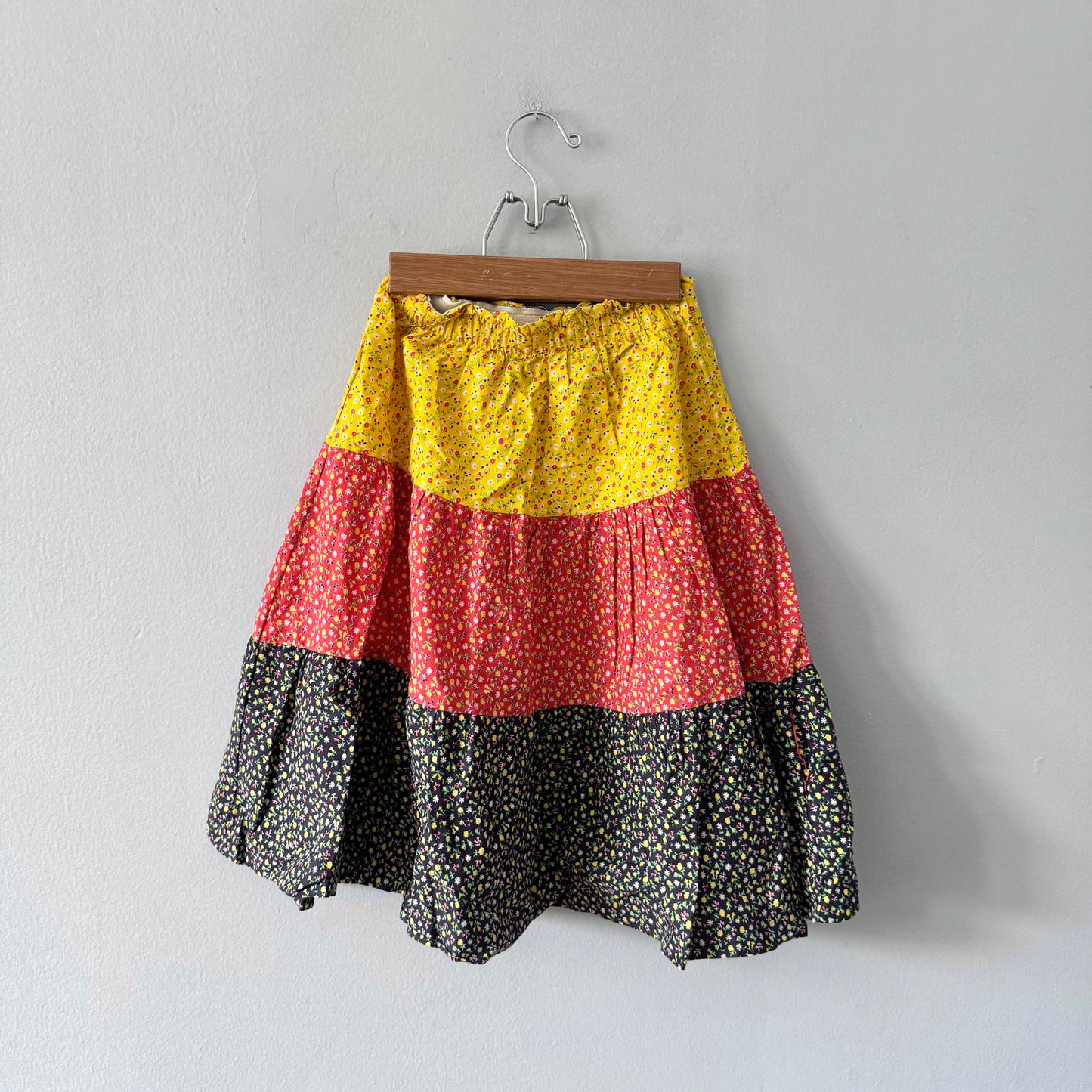 Vintage / Trio colour floral skirt / 8-10Y
