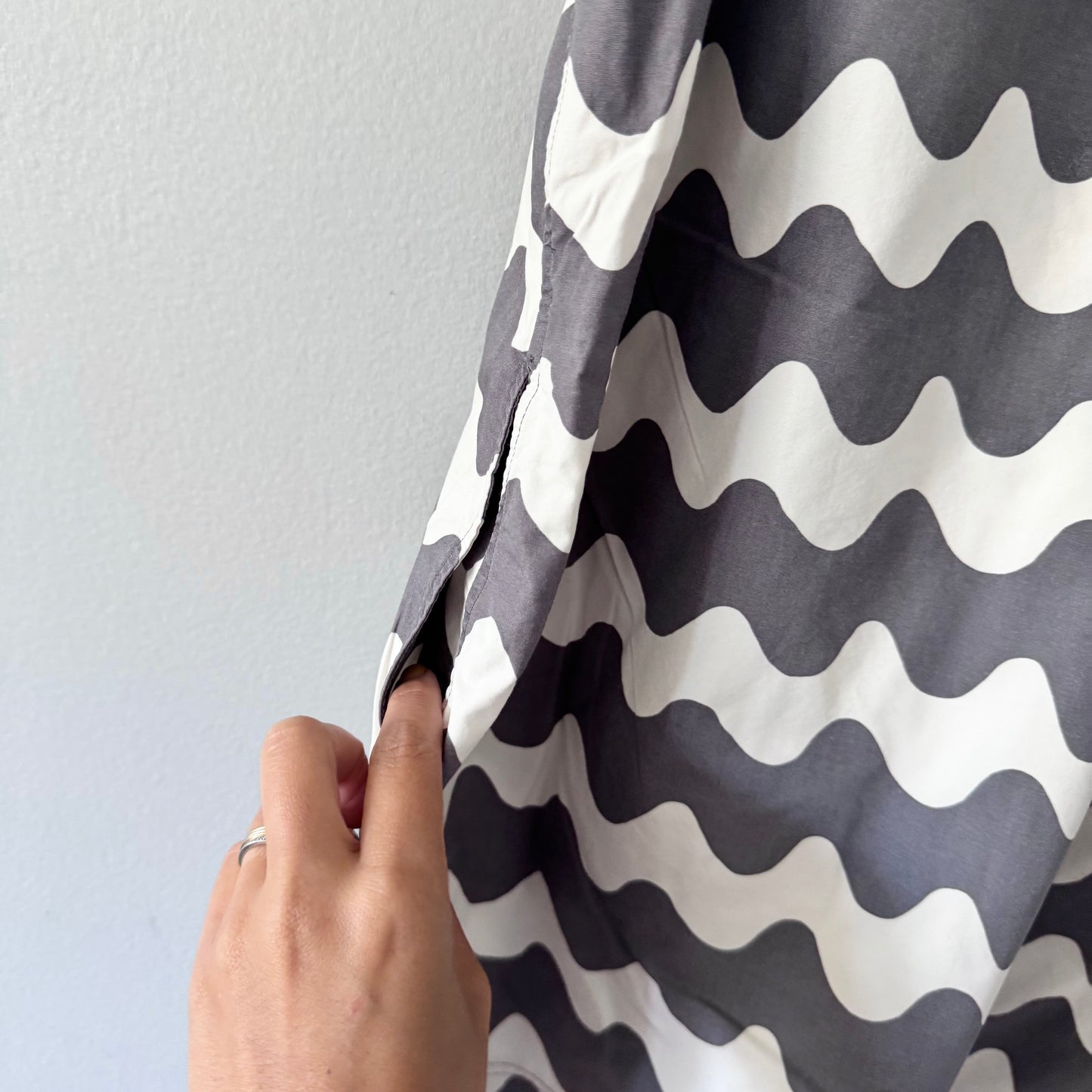 Uniqlo x Marimekko / White grey dress / 7-8Y