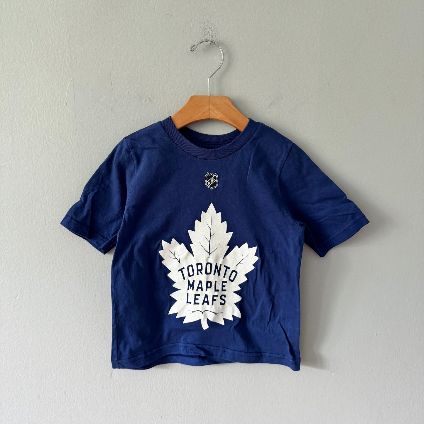 NHL / Tronto Maple Leafs T-shirt / 4Y