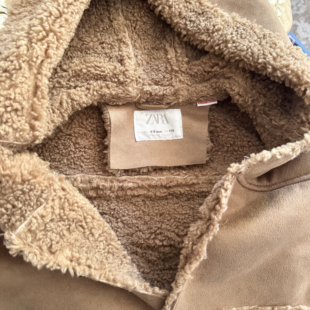 Zara / Sherpa lined camel jacket / 4-5Y