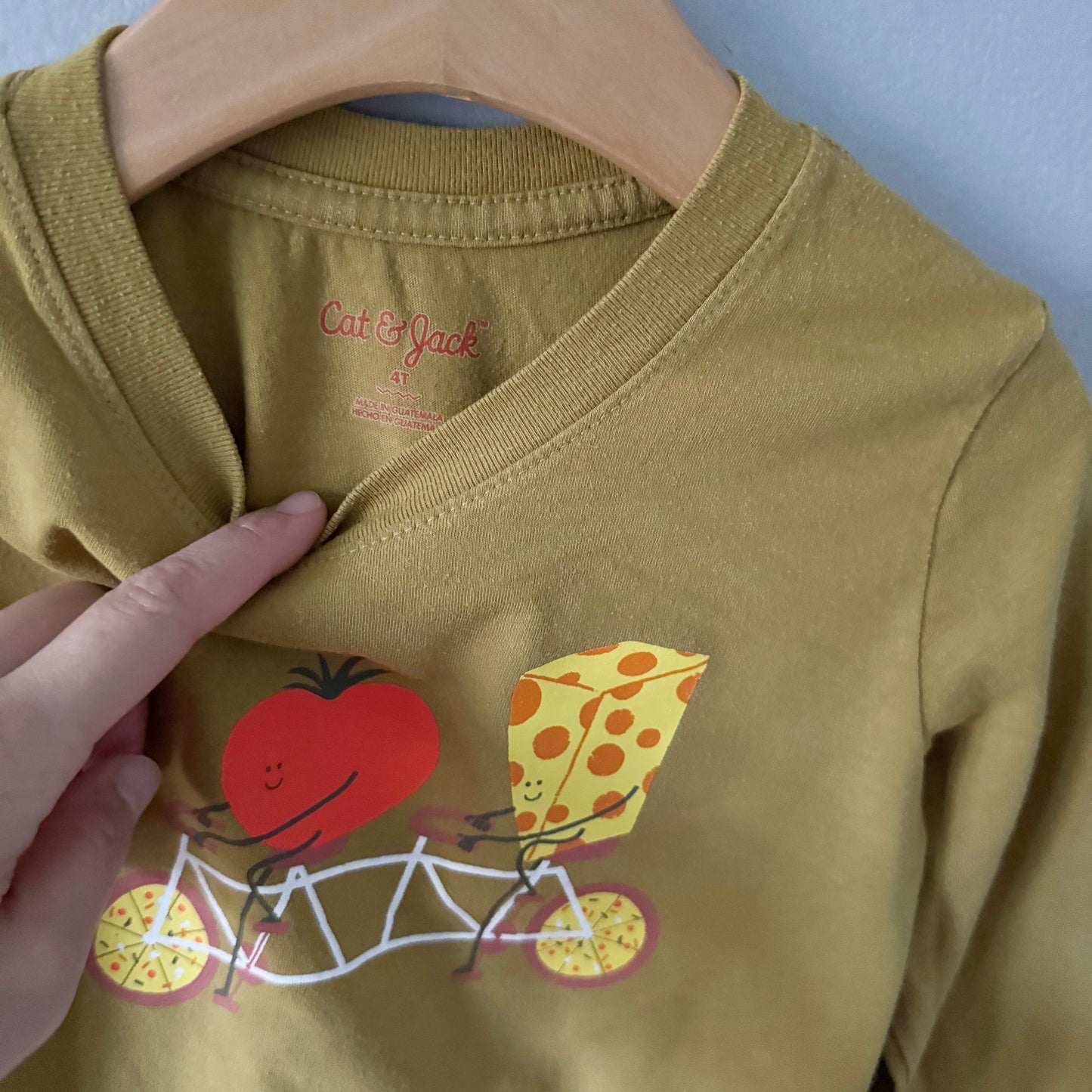 Cat & Jack / Tomato & cheese long sleeve t-shirt / 4T