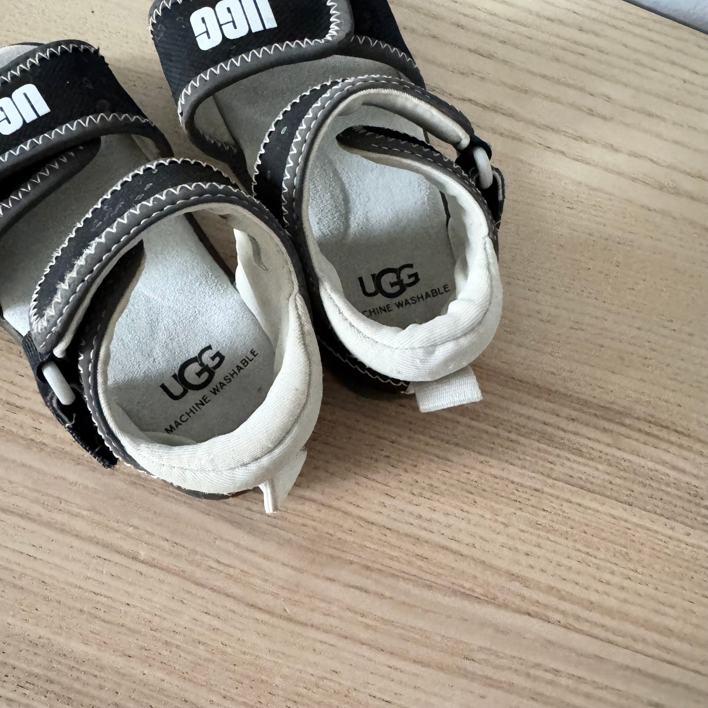 UGG / Sandales / US6-7Y
